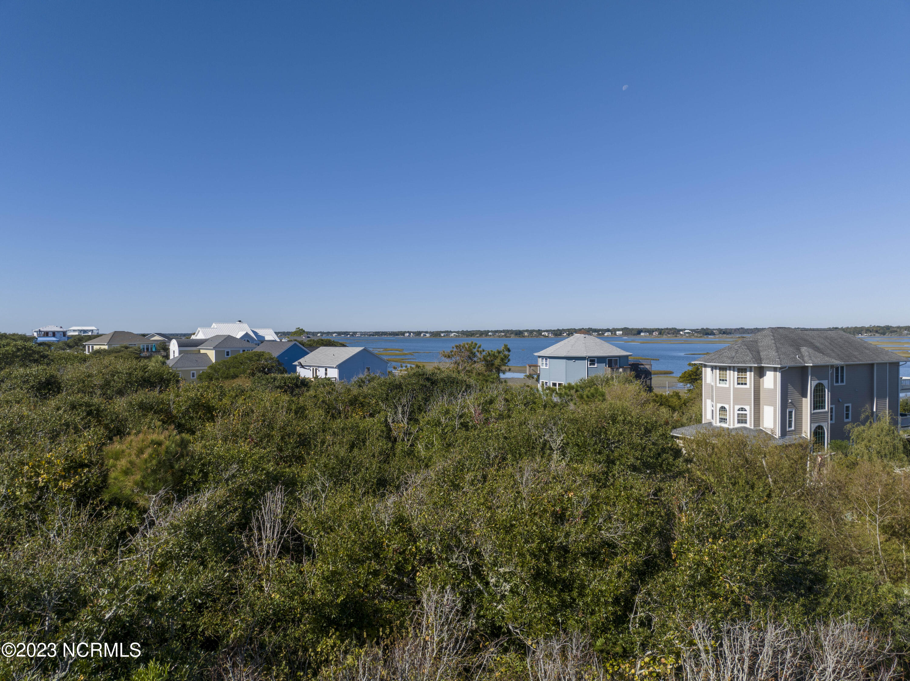 100570104 | Photo 16