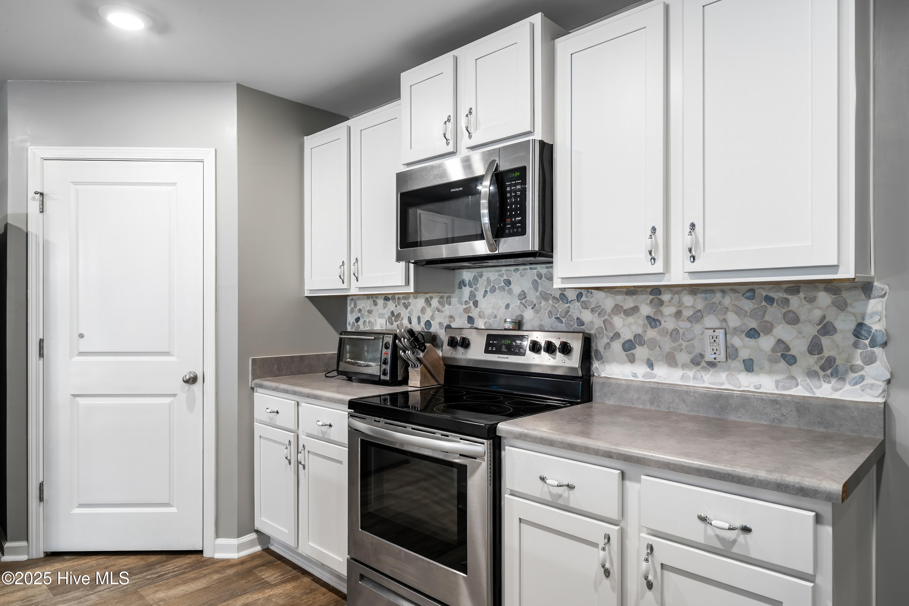 100538063 | Photo 22