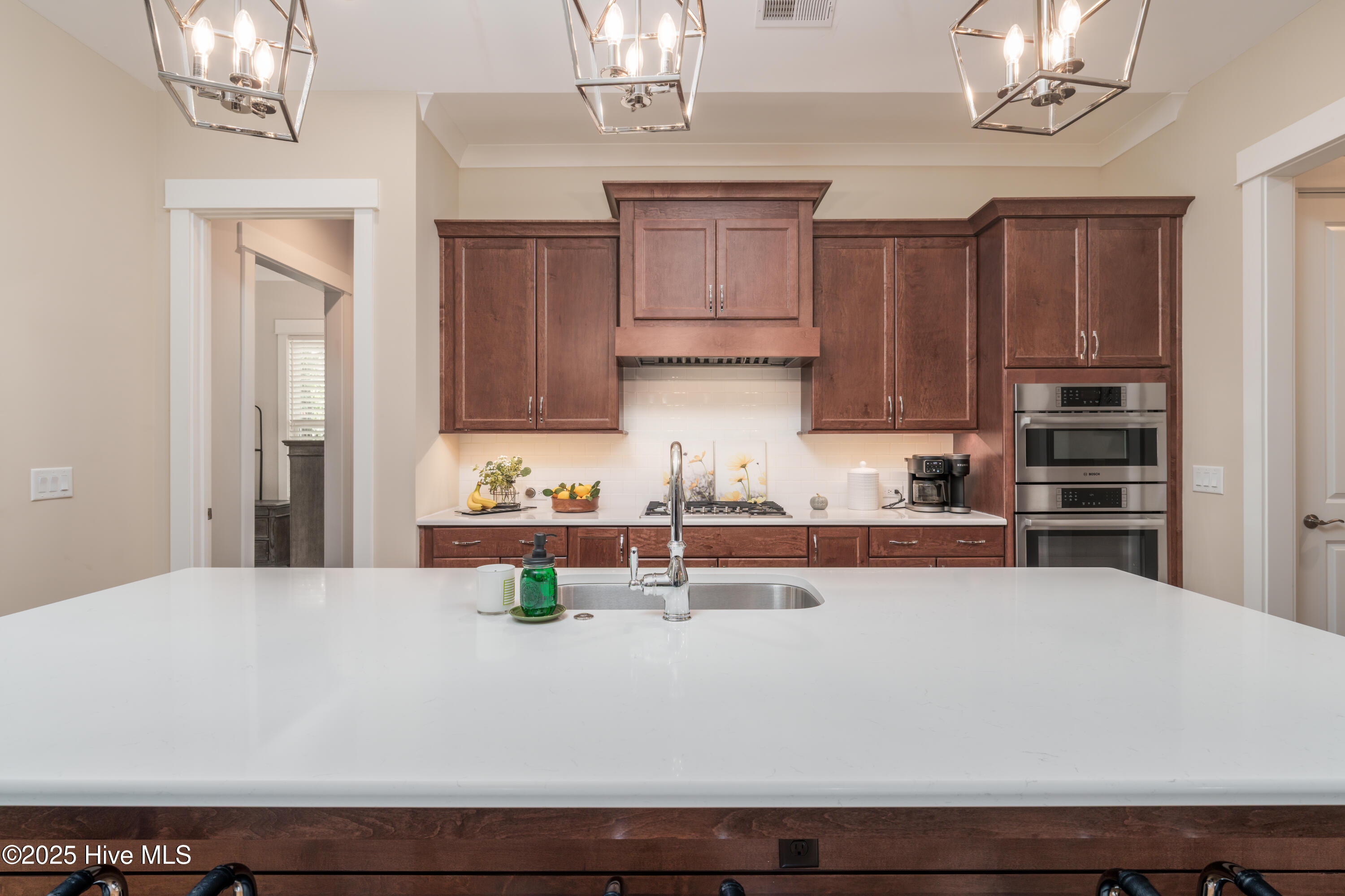 100537850 | Photo 20