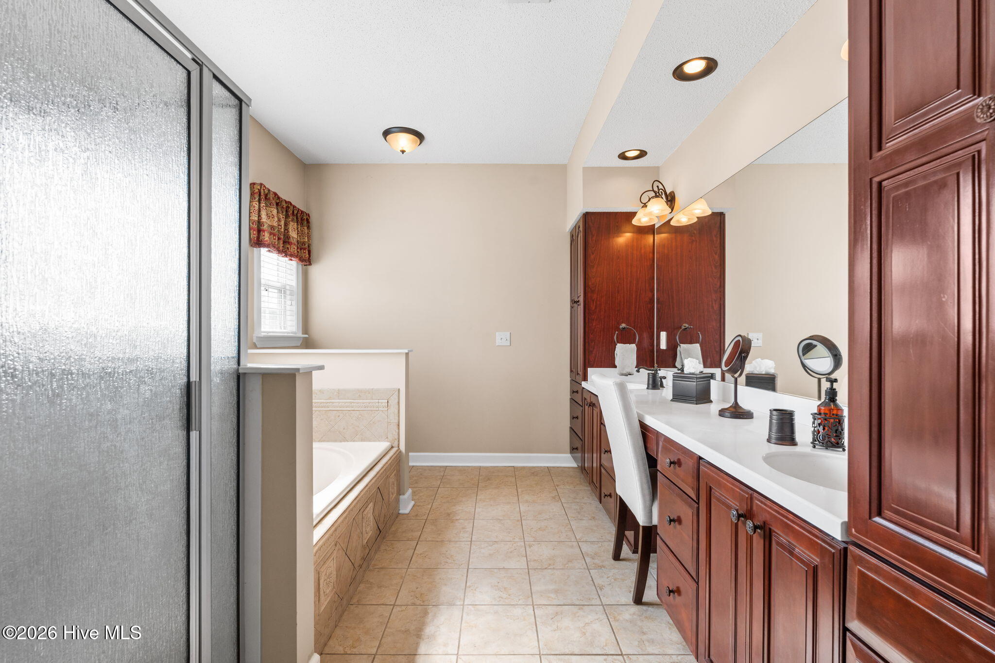 100567256 | Photo 28