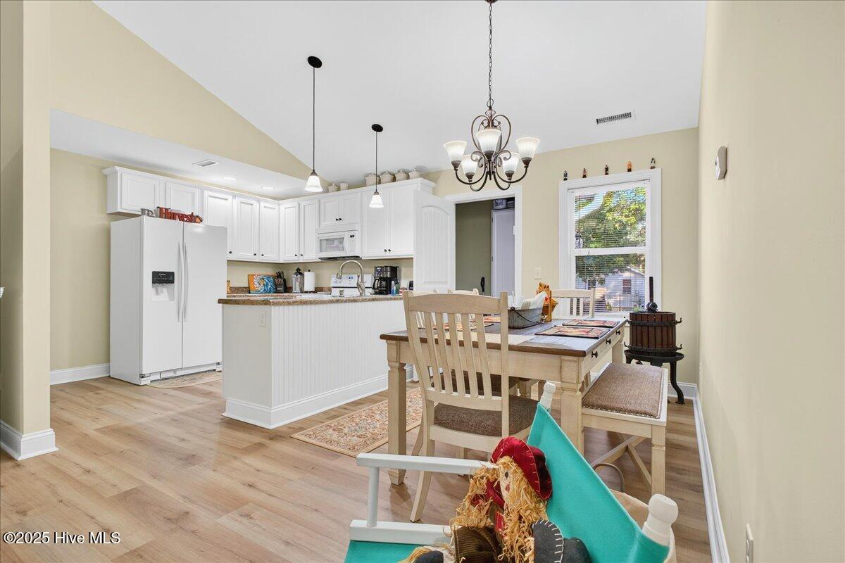 100526521 | Photo 18