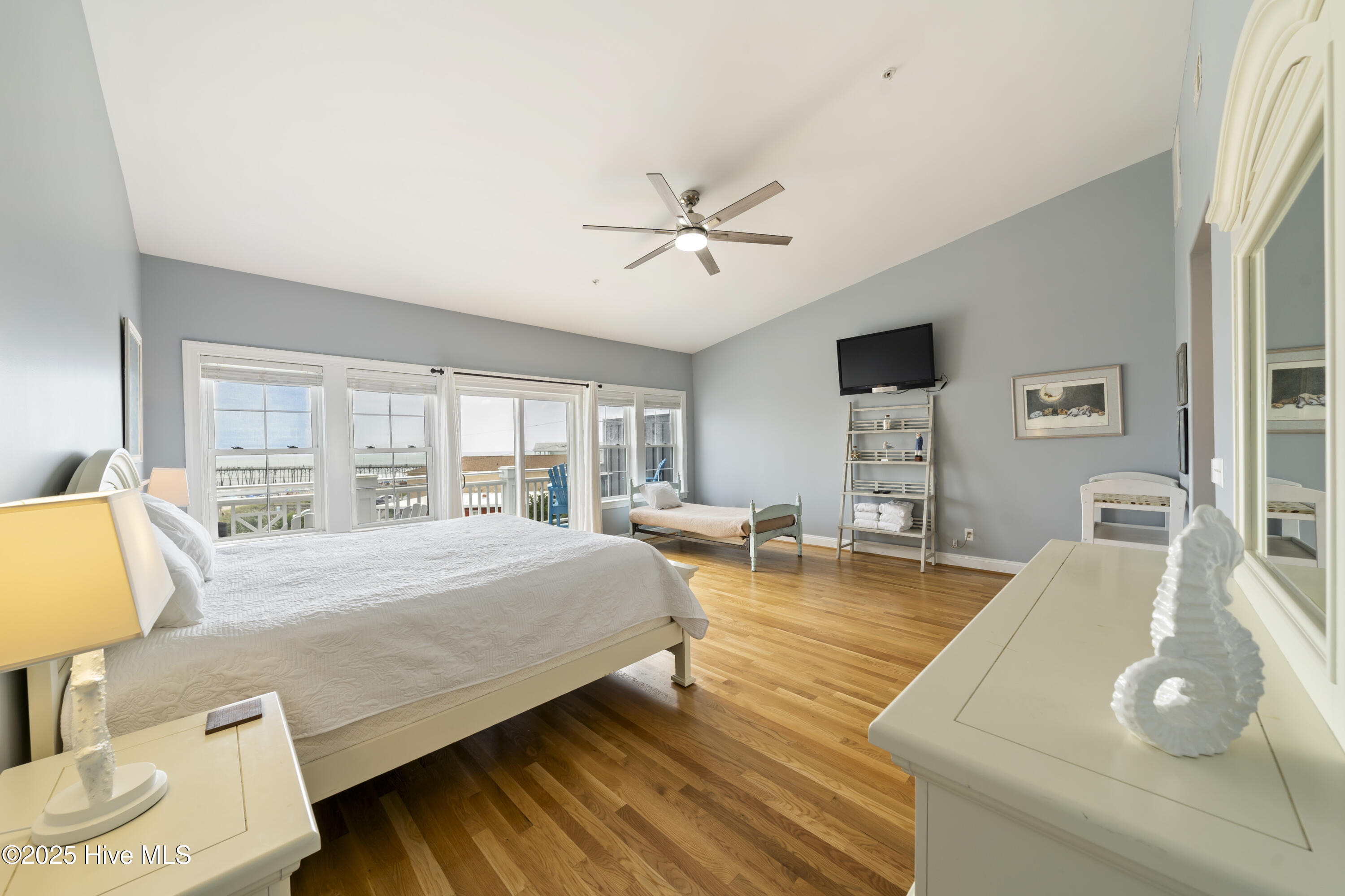 100530858 | Photo 32