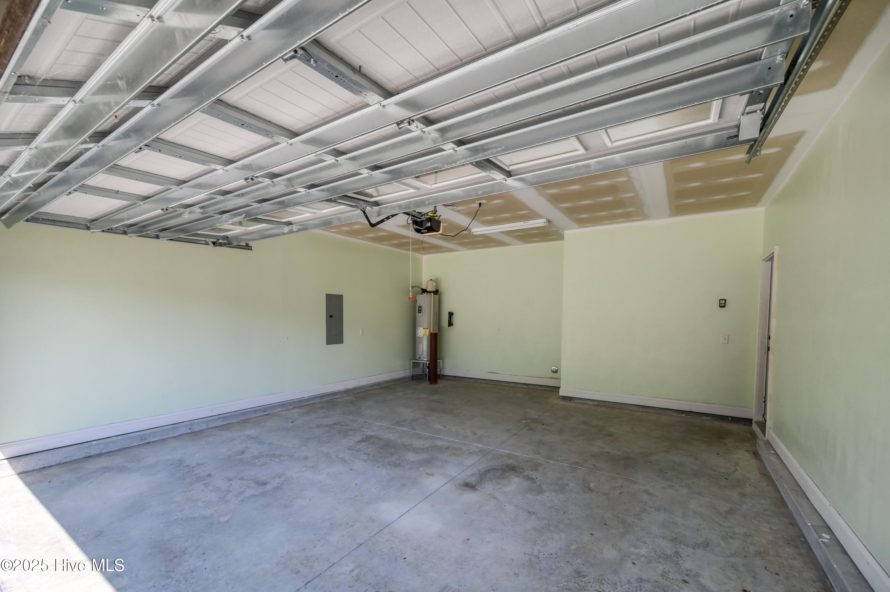 100531923 | Photo 32