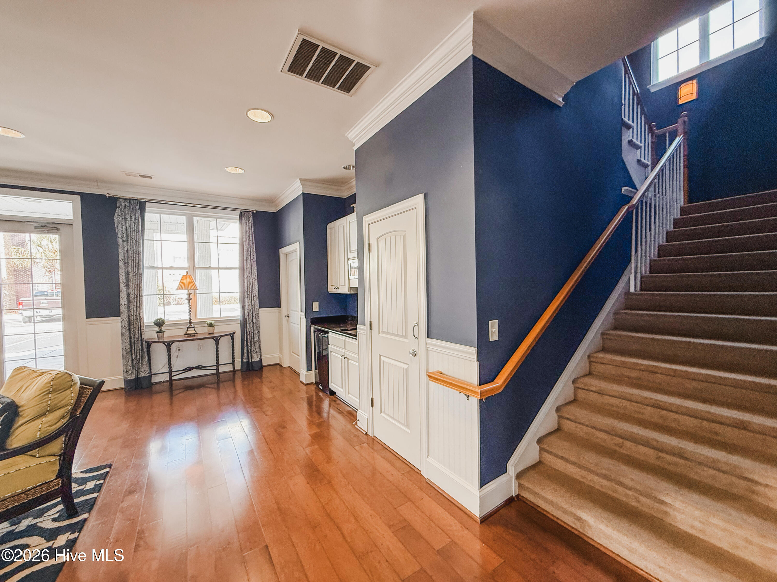 100554593 | Photo 43