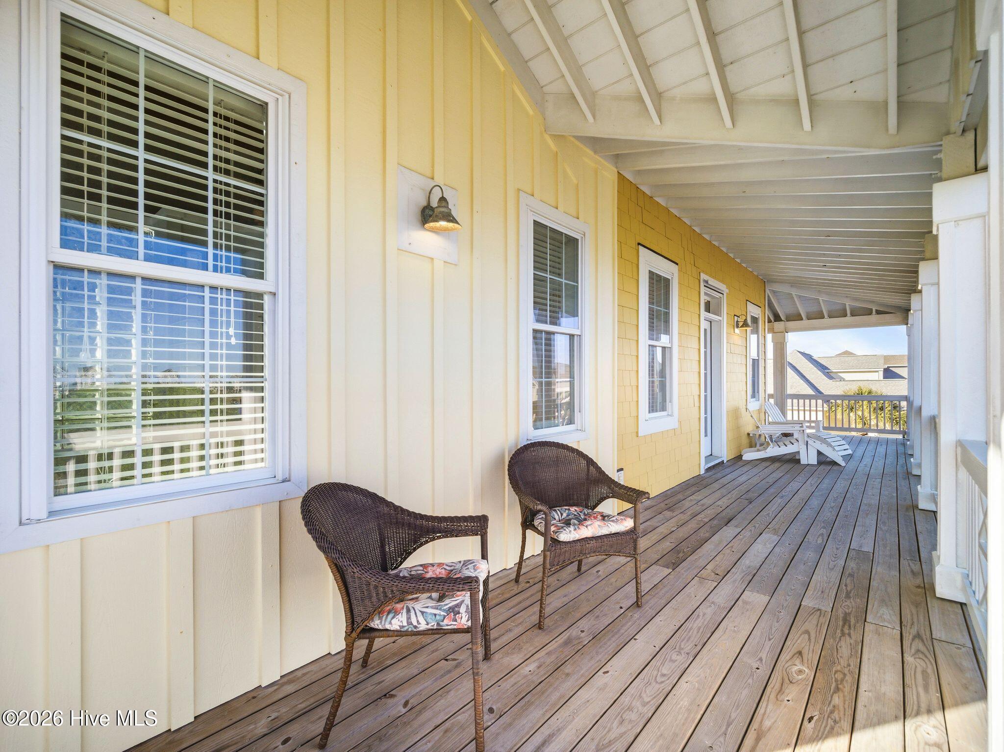 100569349 | Photo 88