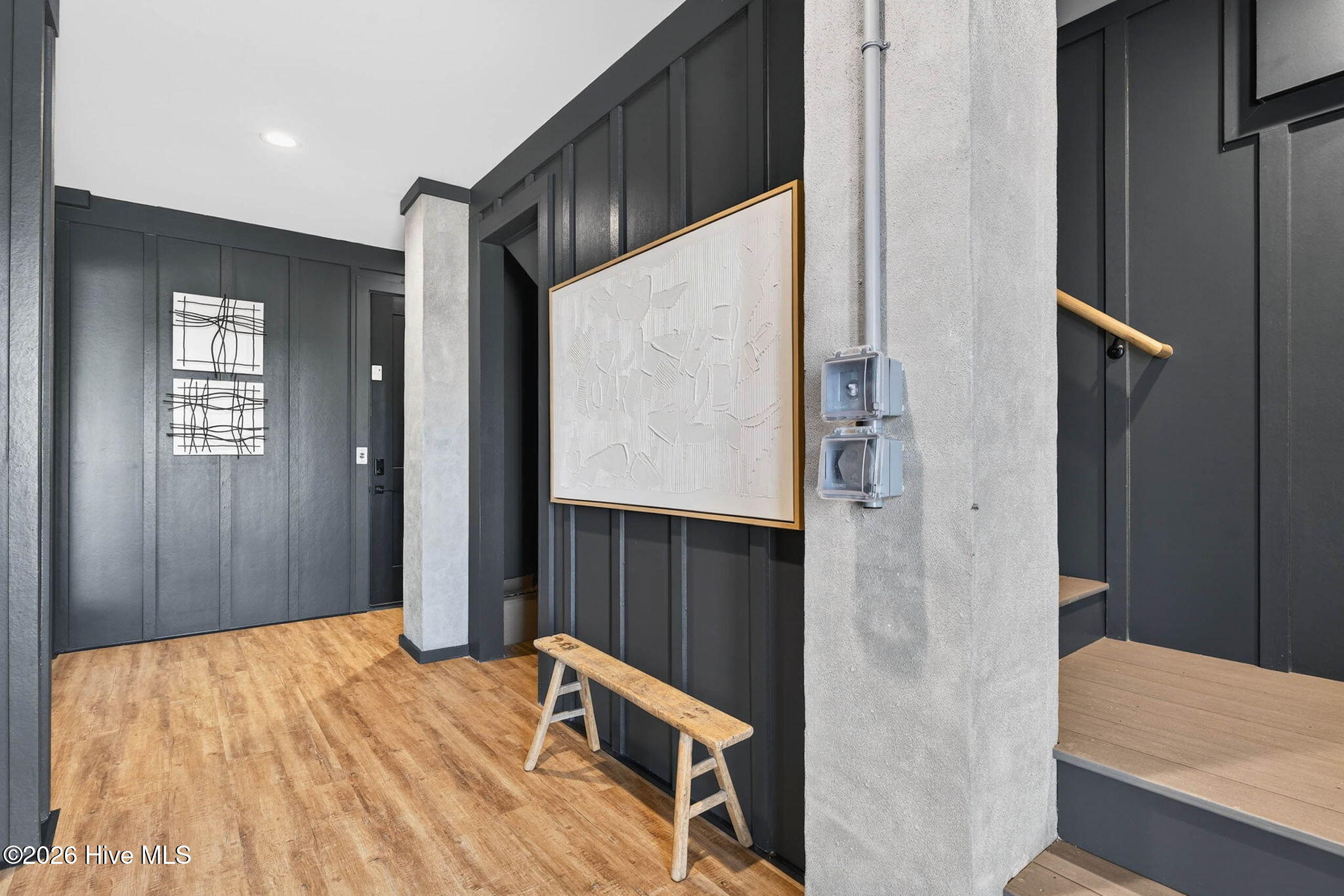 100565153 | Photo 54