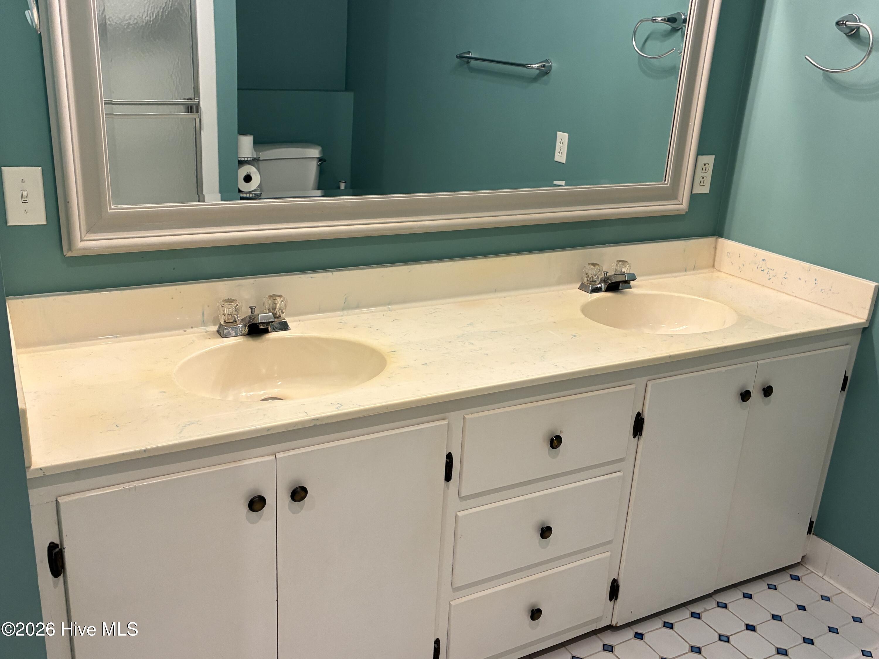 100558750 | Photo 25