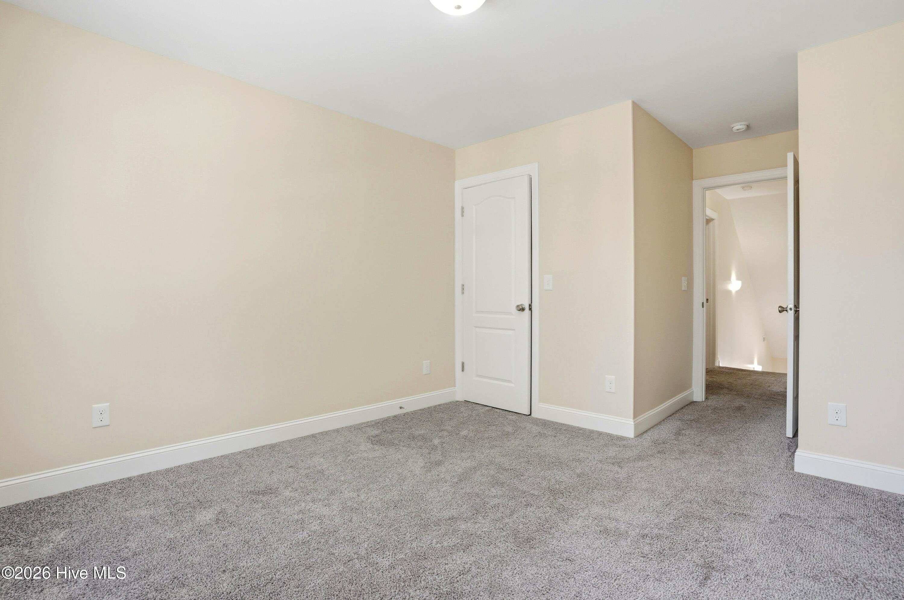 100552828 | Photo 38