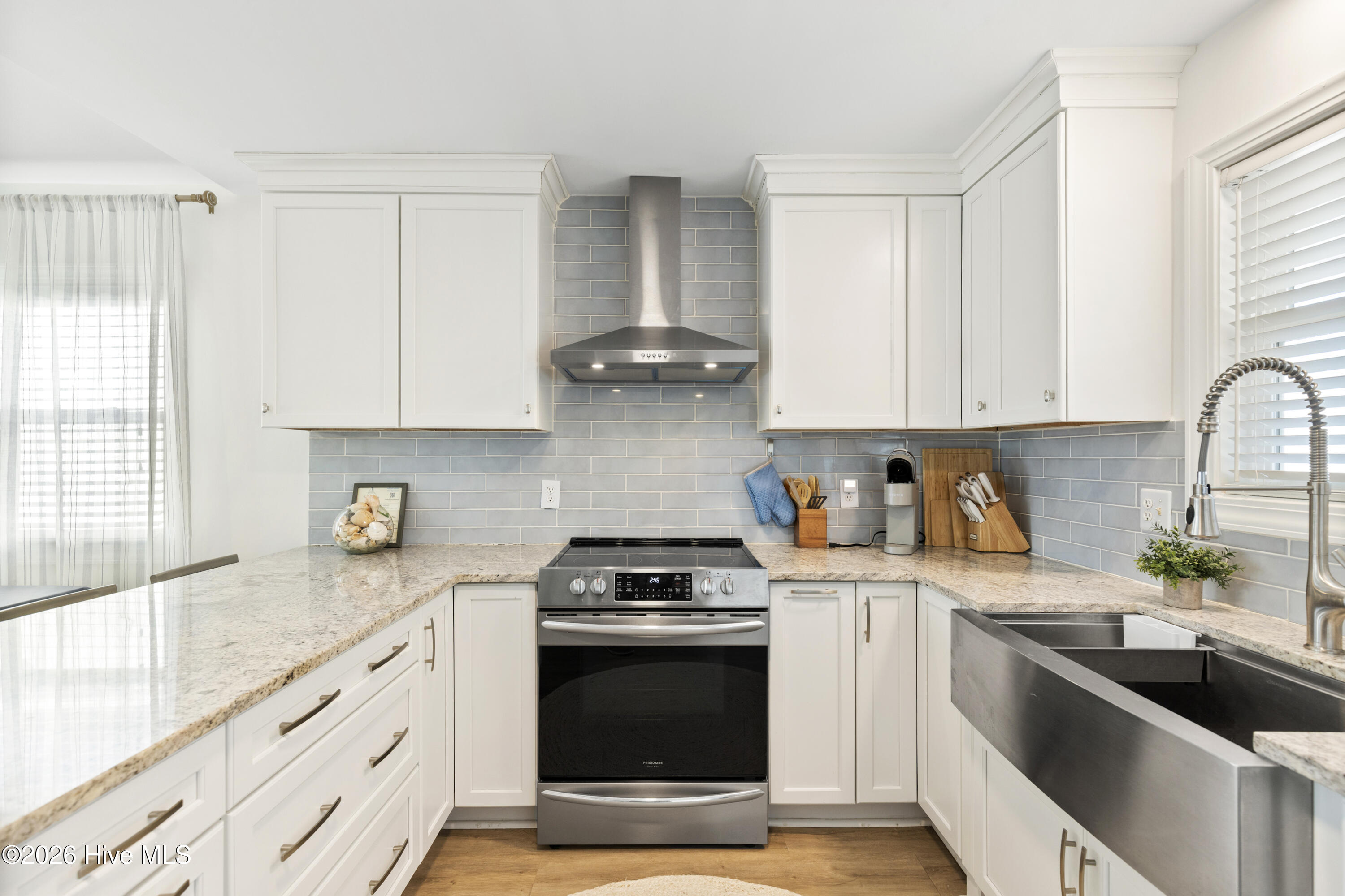 100552709 | Photo 12