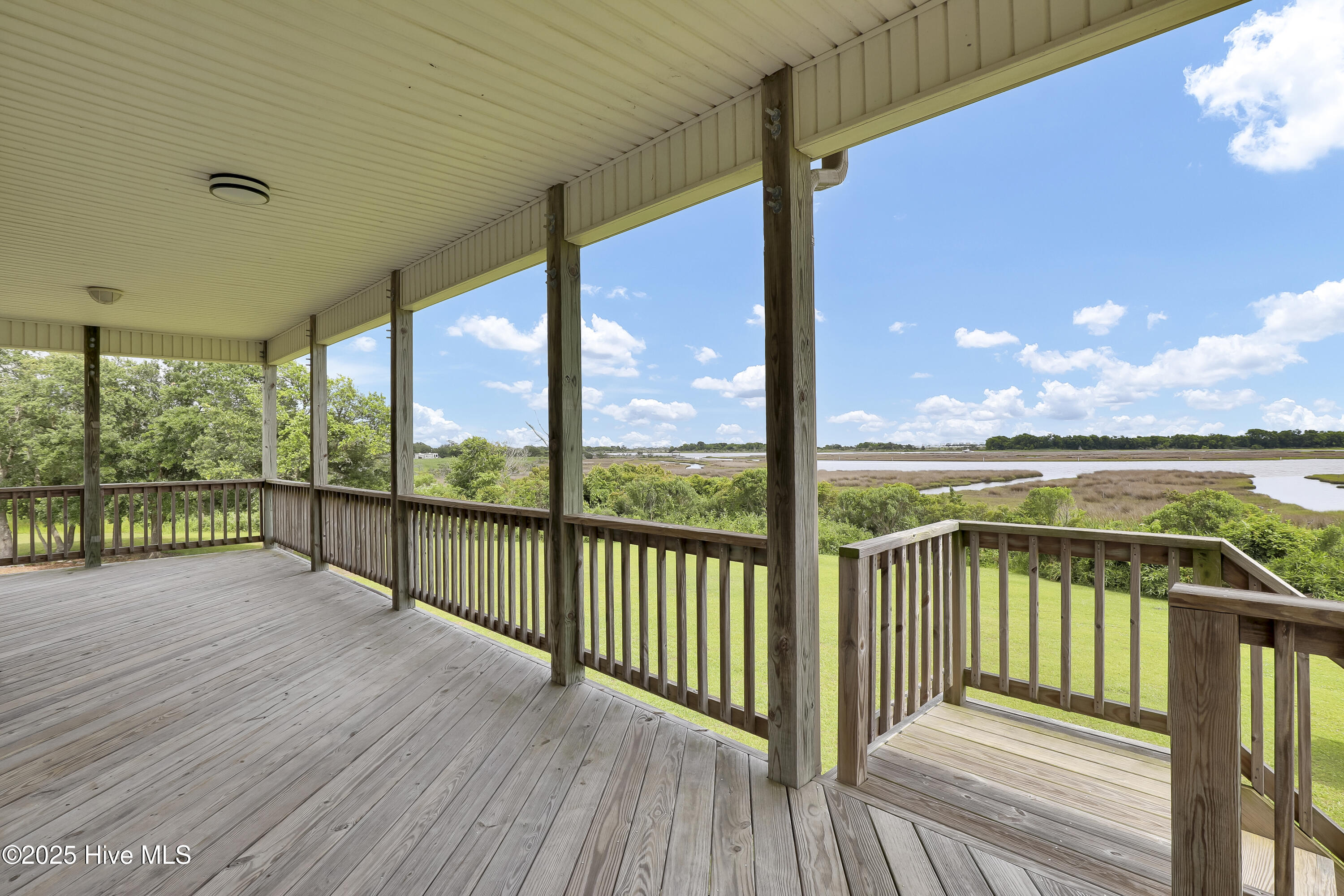 Homes for sale in Sneads Ferry, NC | 301 Intracoastal Ct, Sneads Ferry, NC 28460 | MLS# 100511800