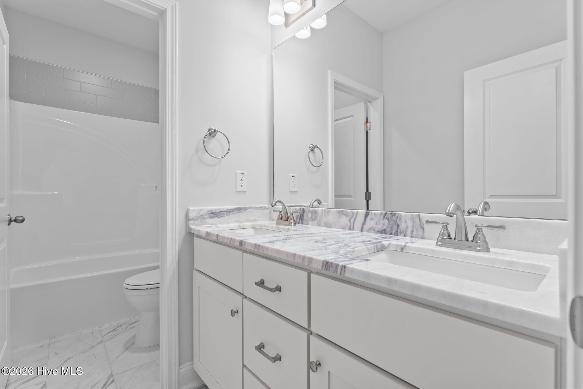 180 Longleaf Drive