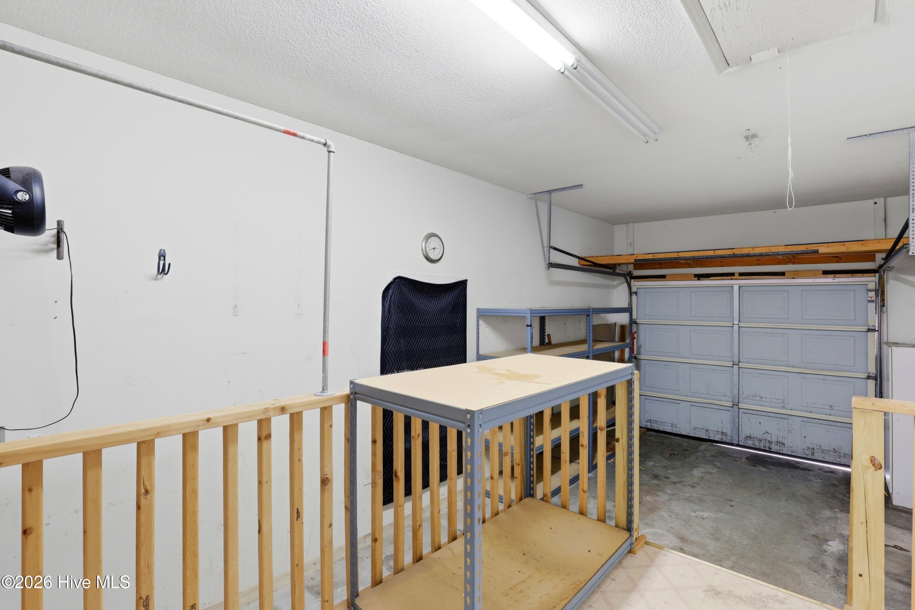 100553315 | Photo 23