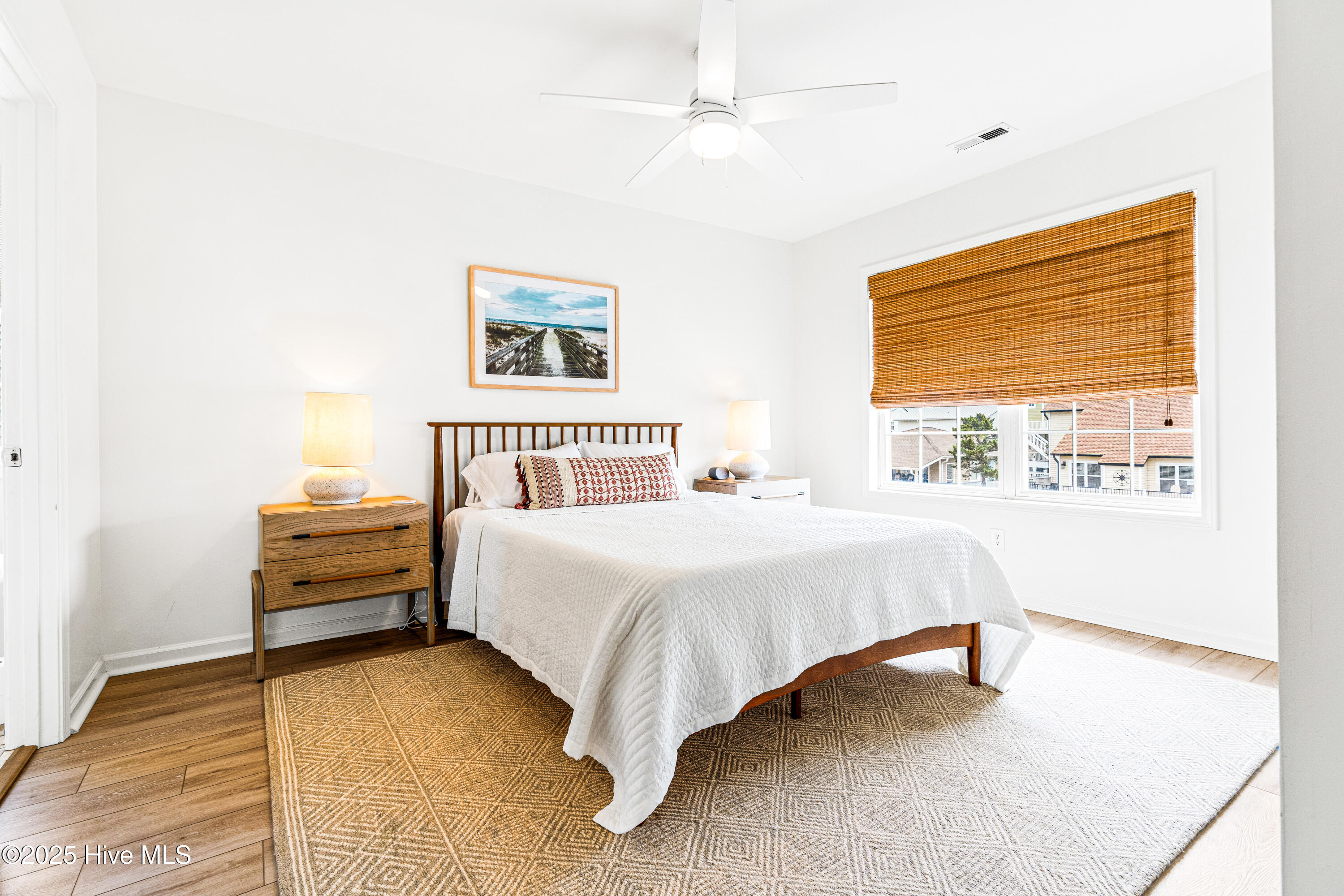 100510863 | Photo 40