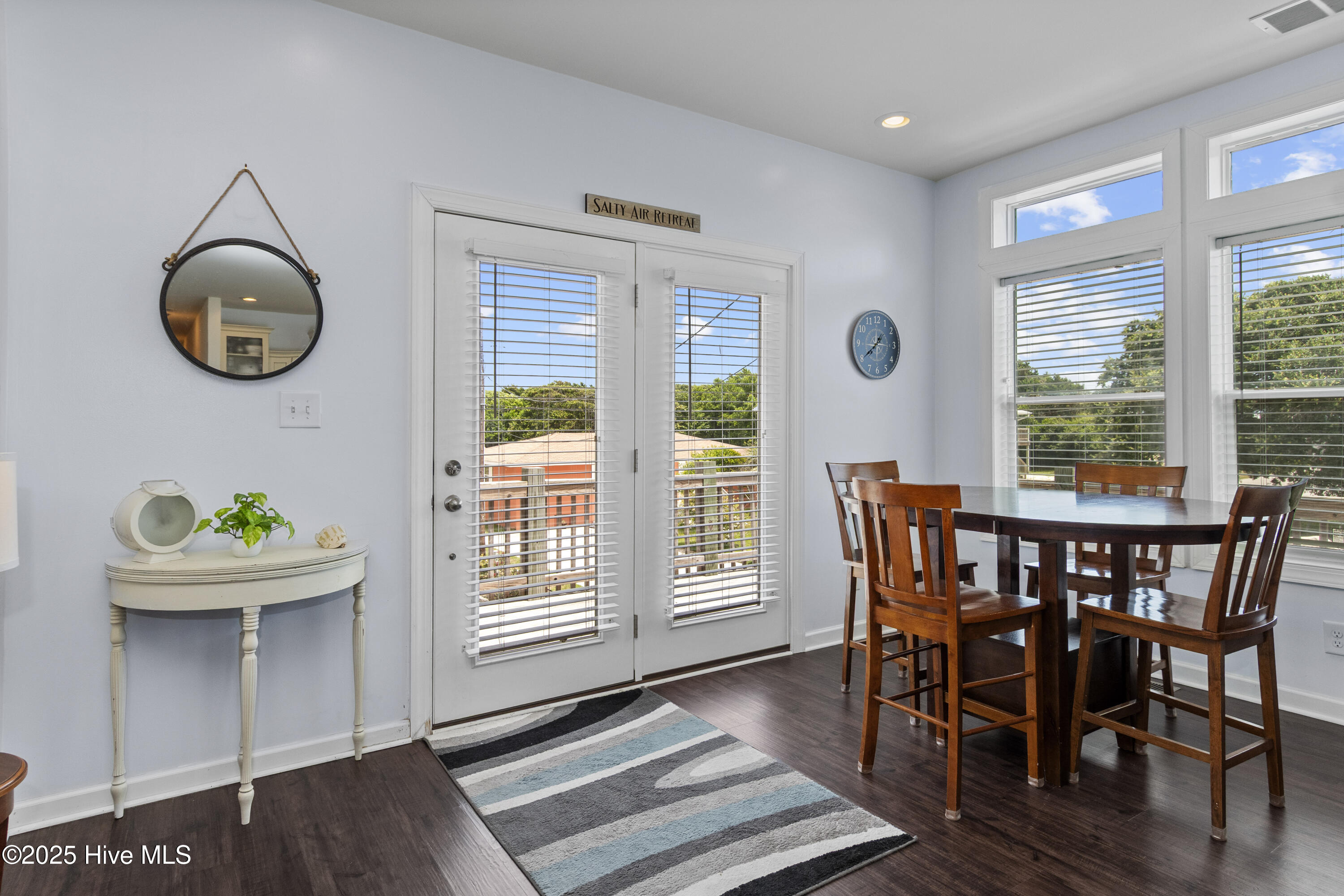 100520173 | Photo 21