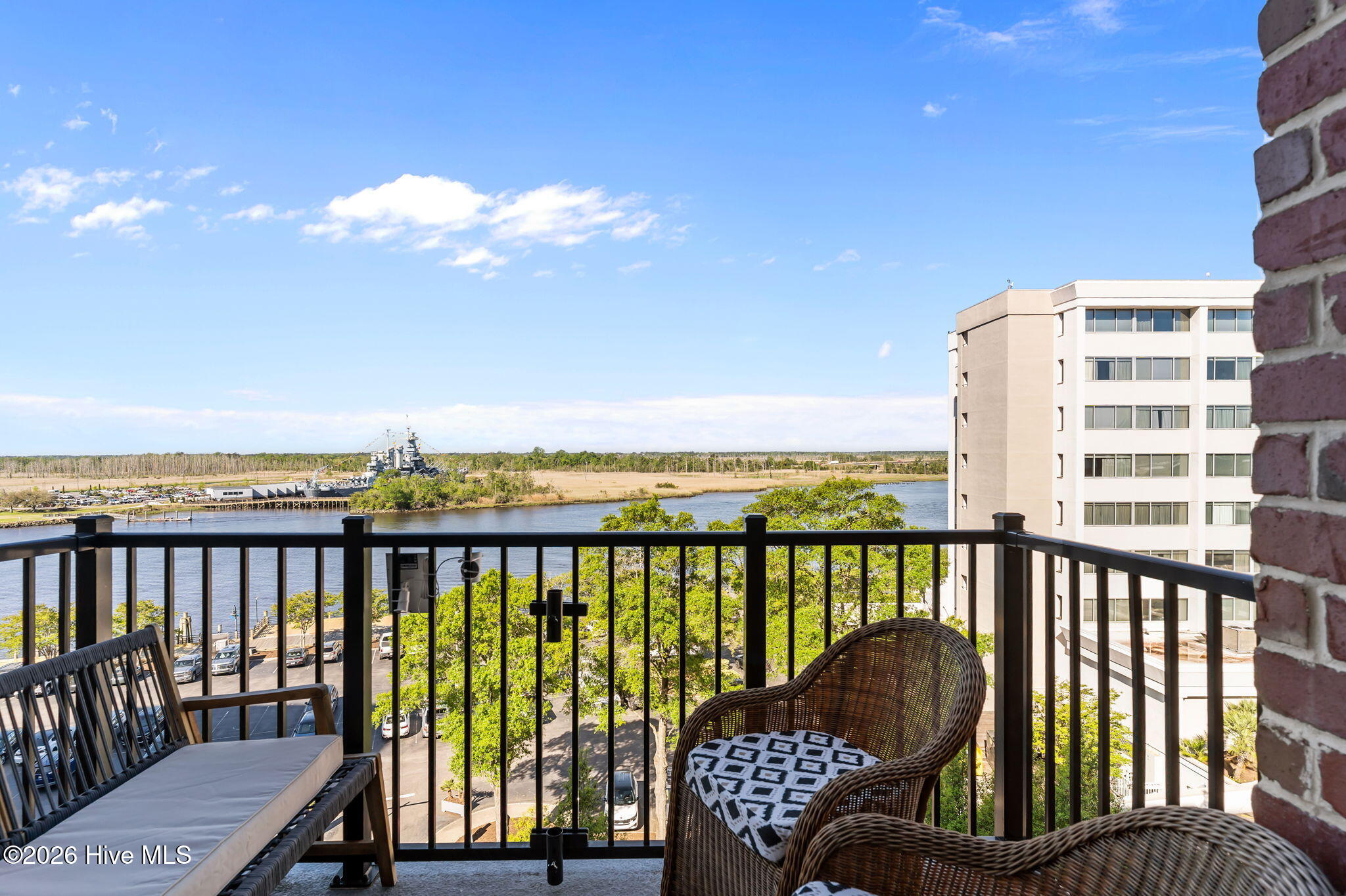 100565283 | Photo 32