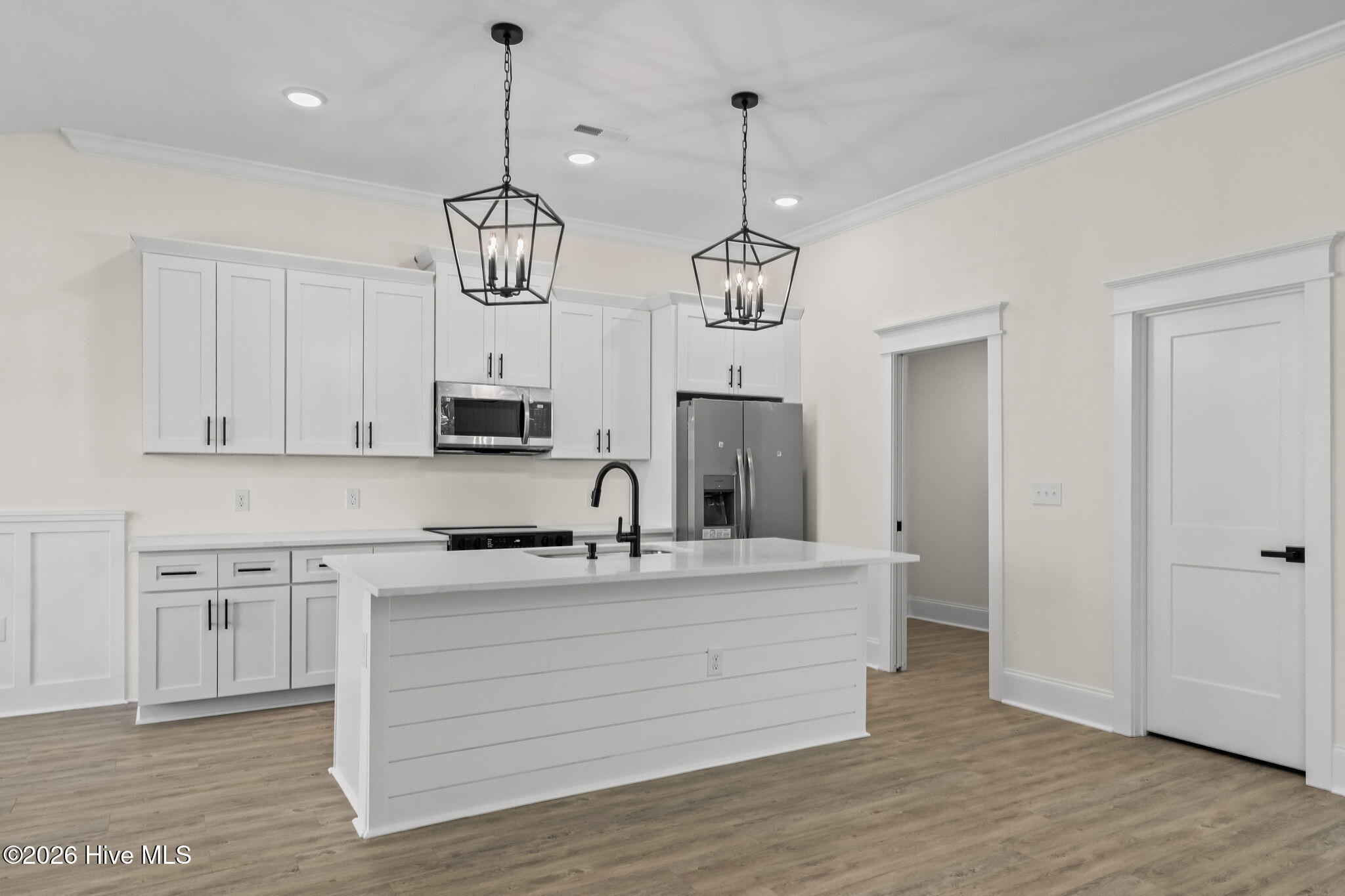 100552175 | Photo 13