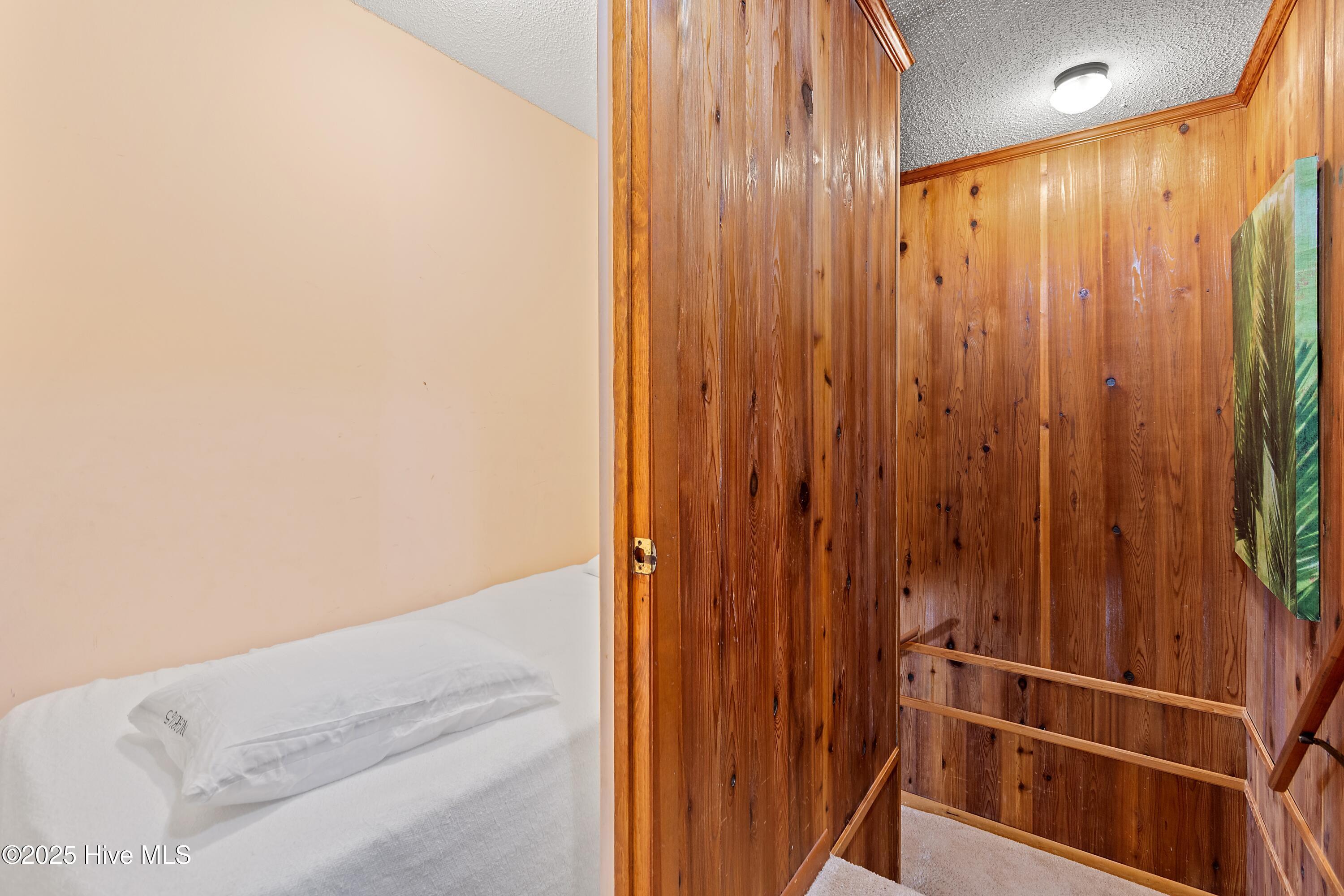 100497729 | Photo 26