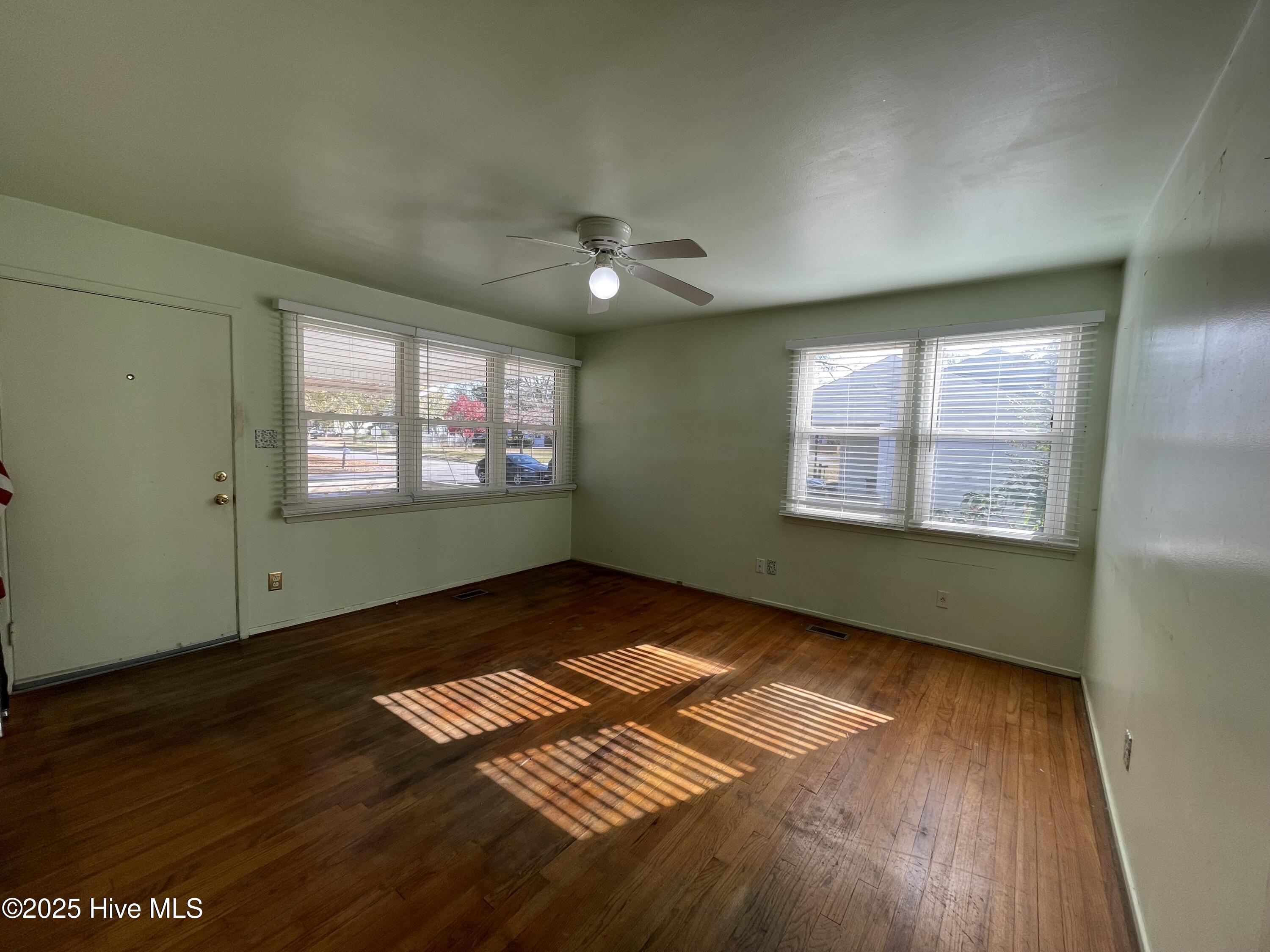 100543193 | Photo 11