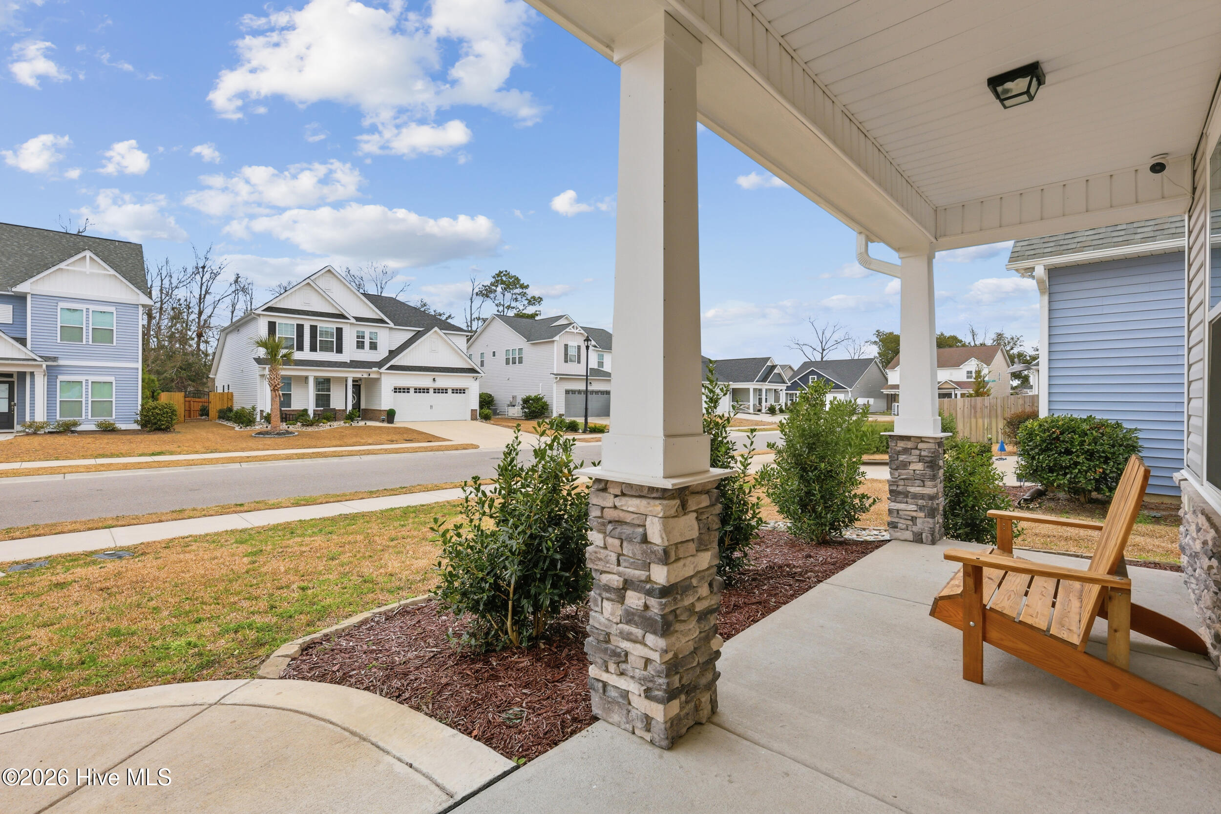 100565855 | Photo 45