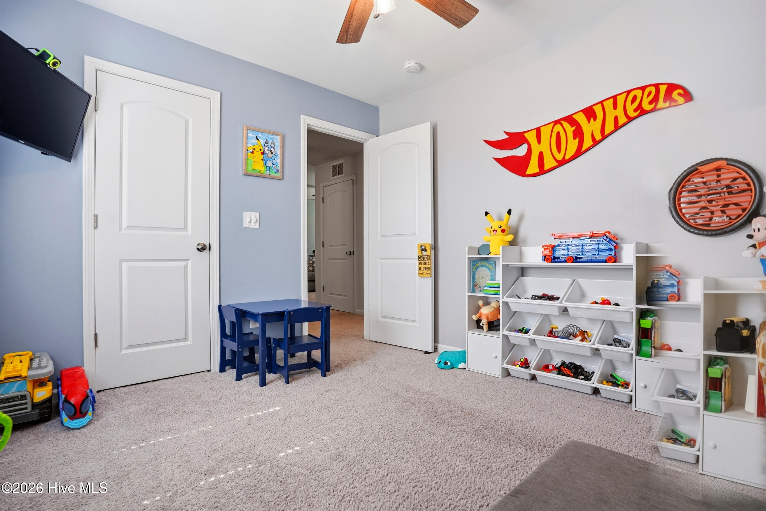 100567183 | Photo 30