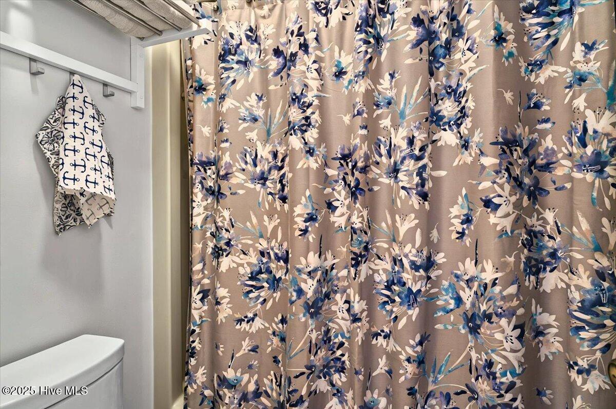 100510668 | Photo 25