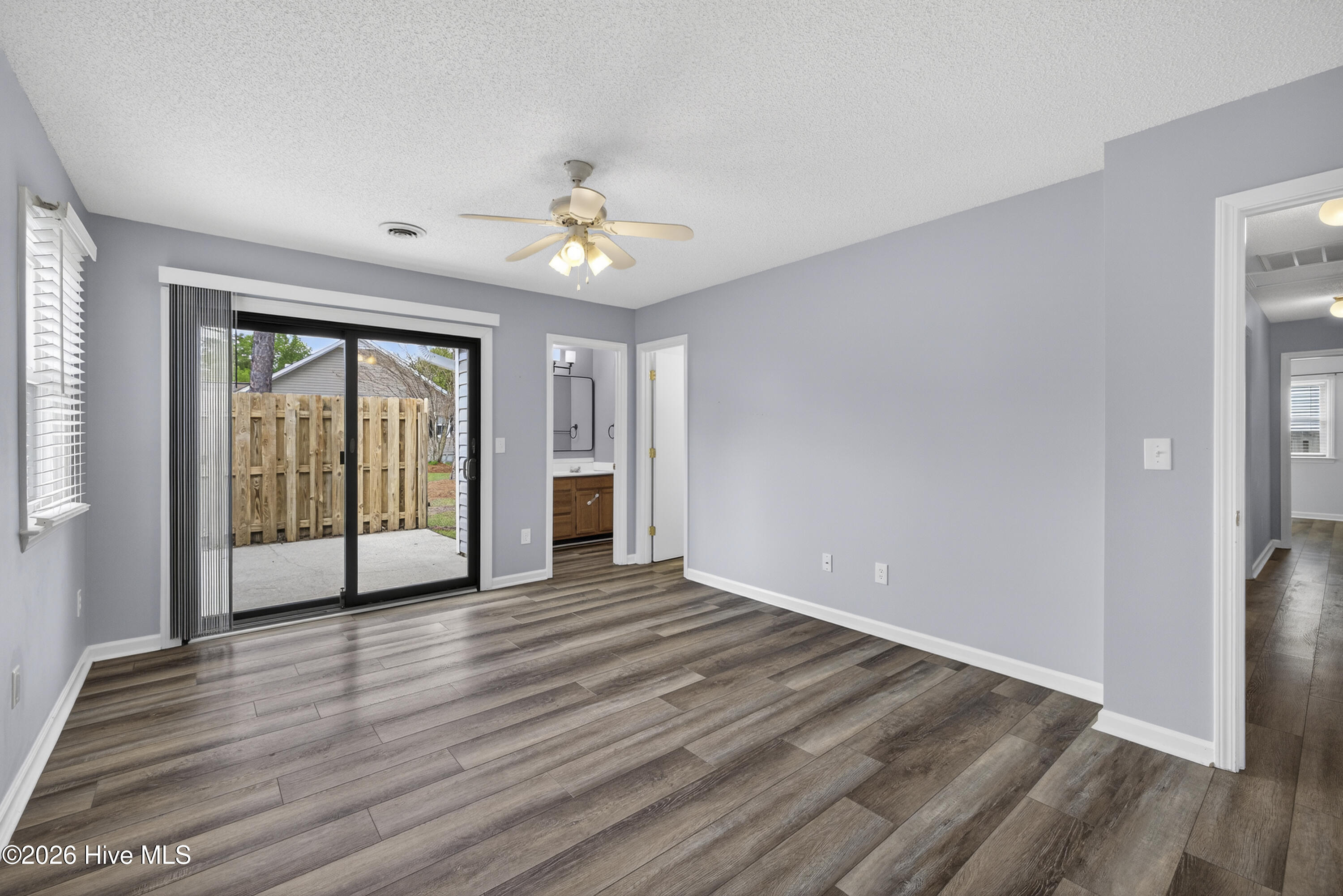 100563145 | Photo 13