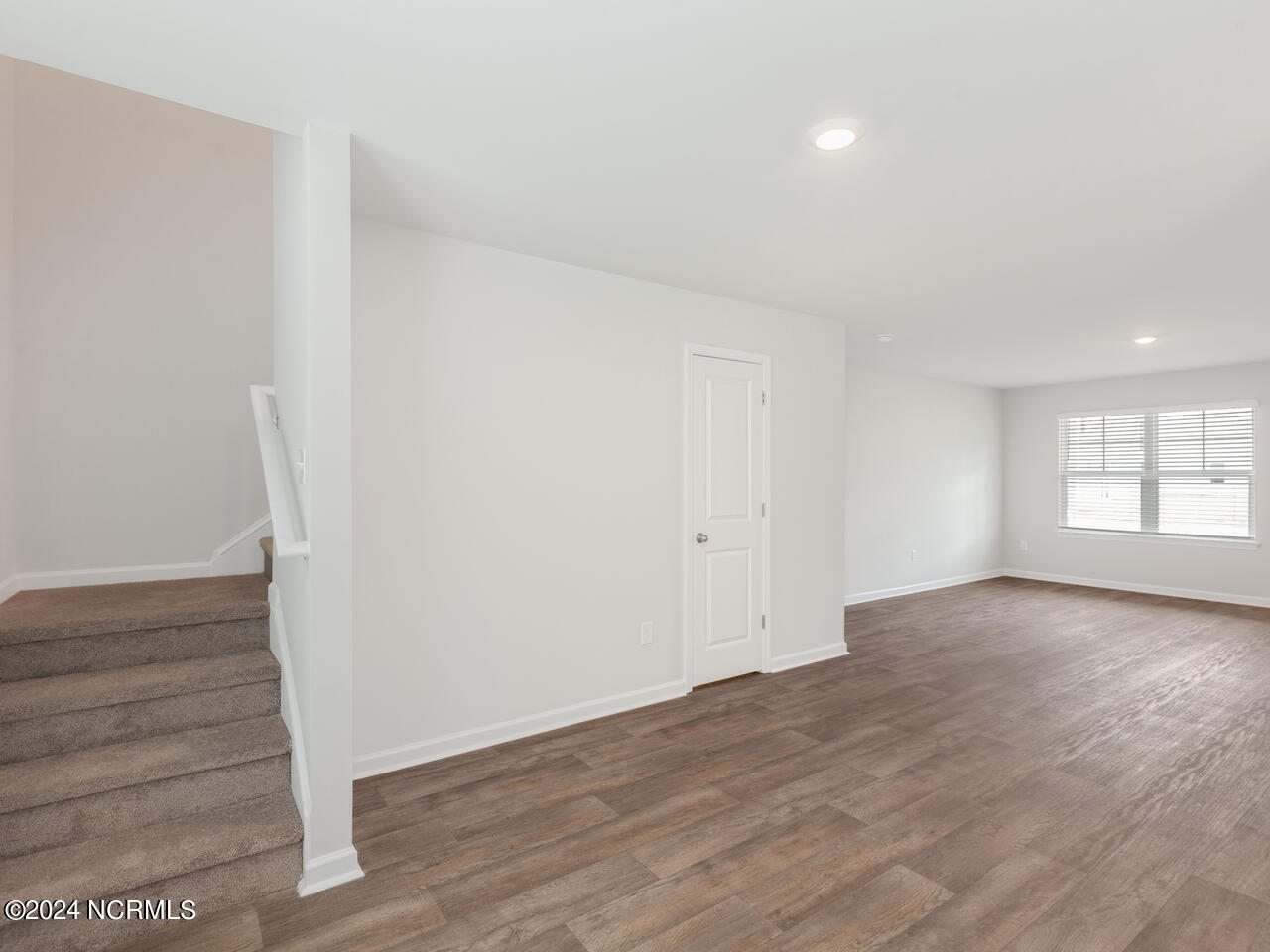 100533680 | Photo 11