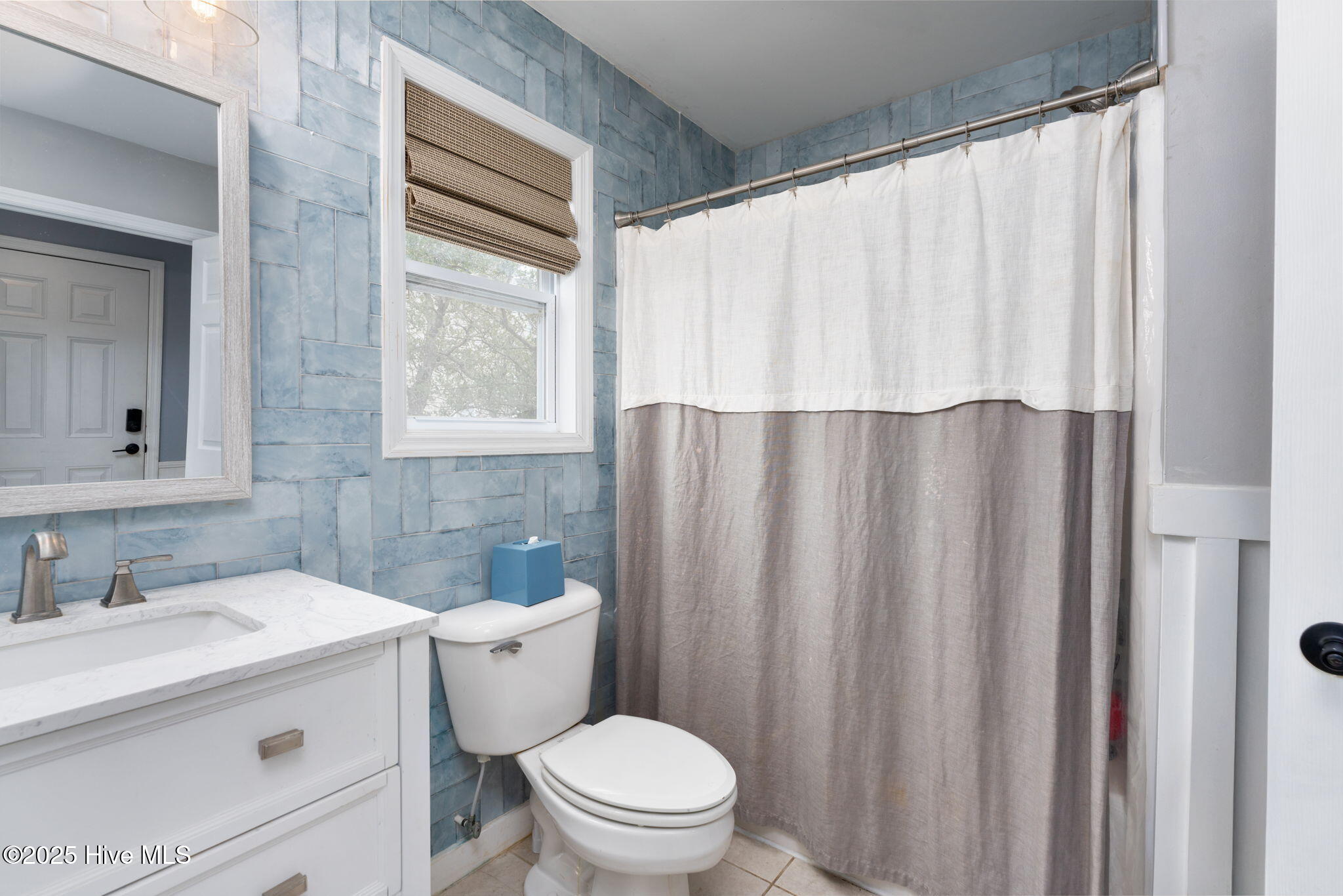 100488869 | Photo 34