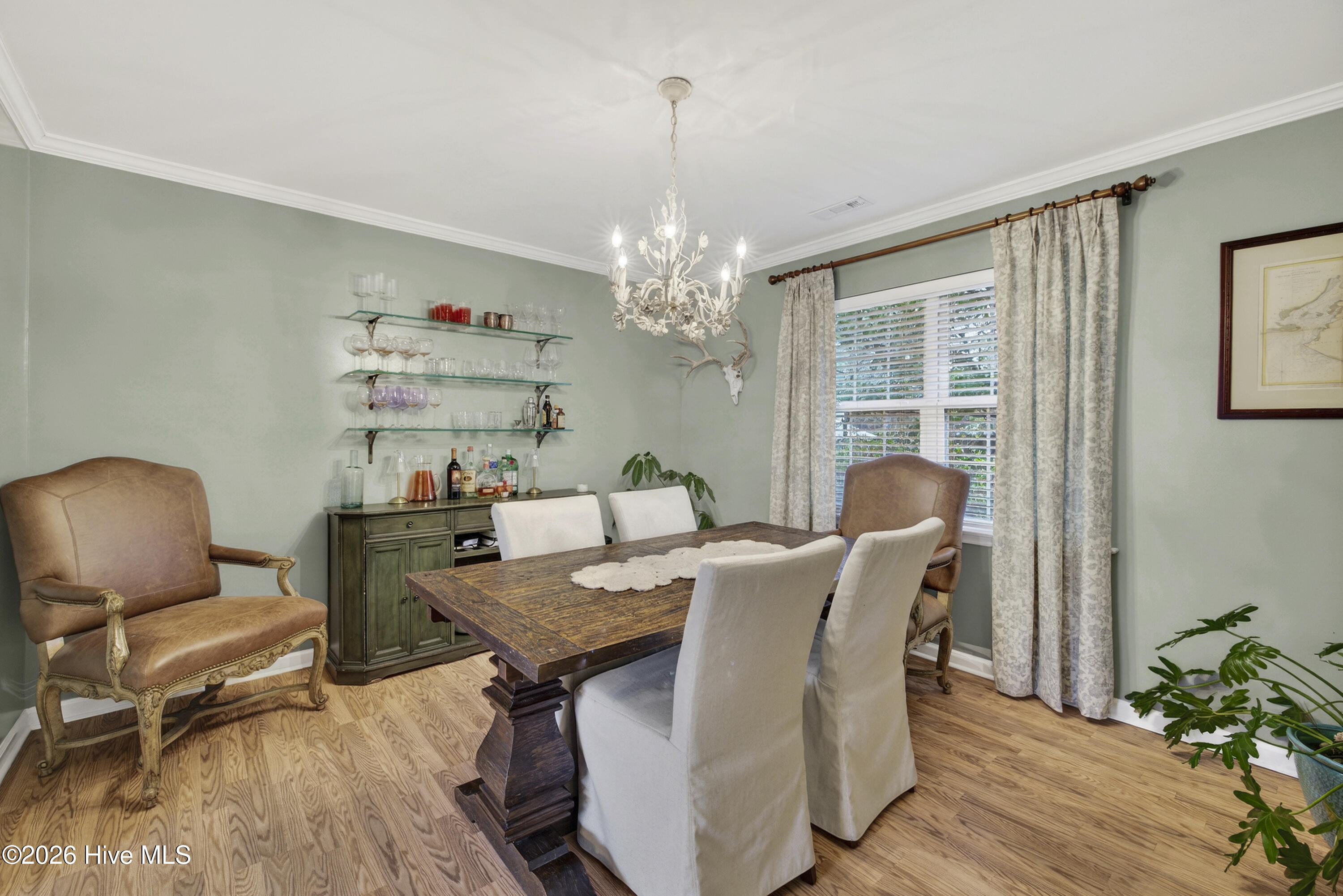 100558180 | Photo 11