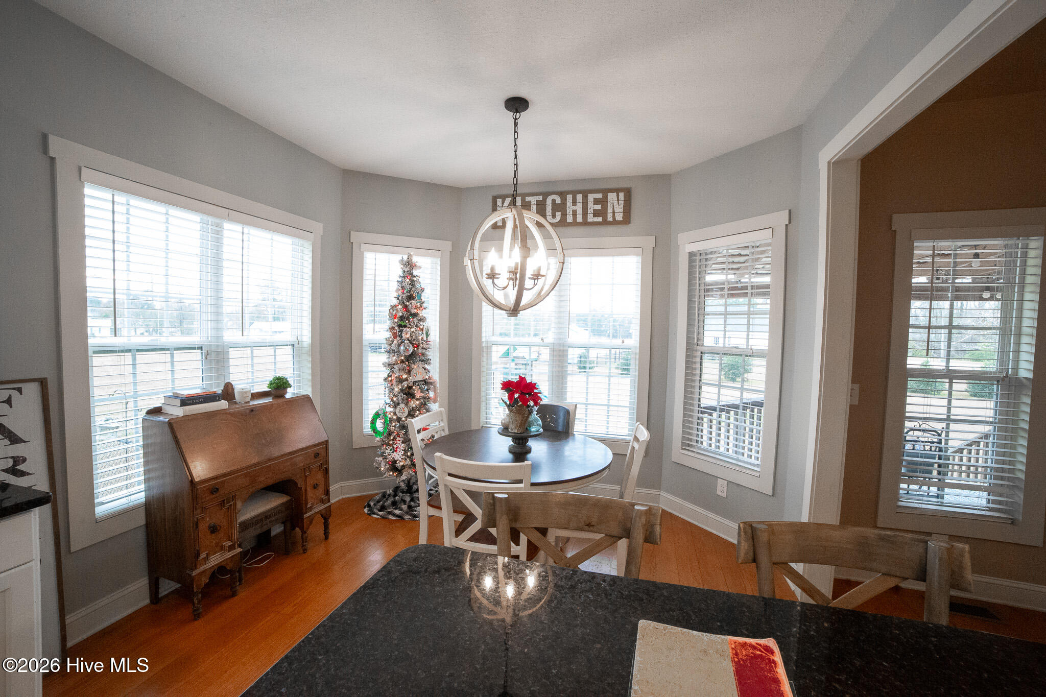 100550519 | Photo 12