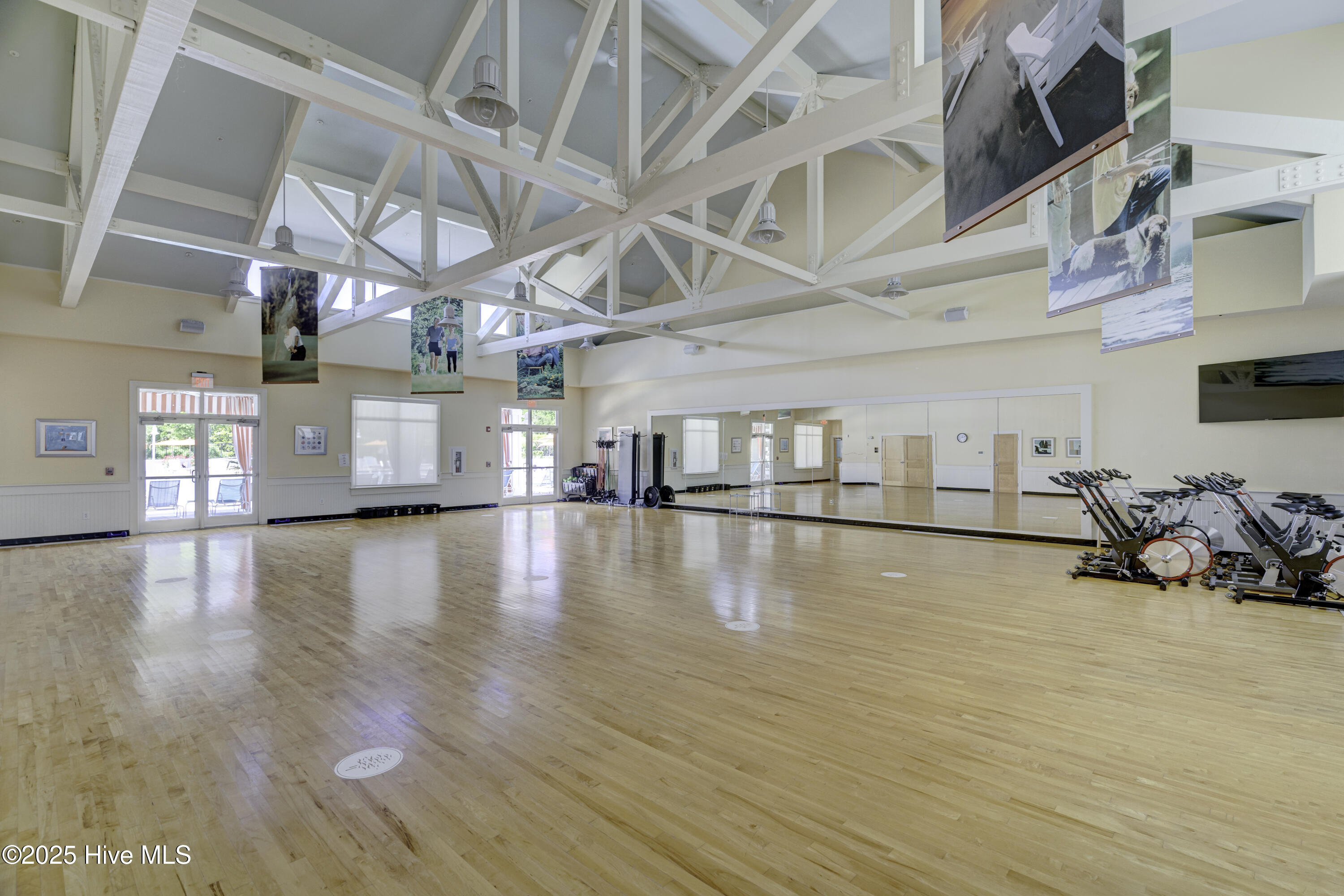 100547164 | Photo 63