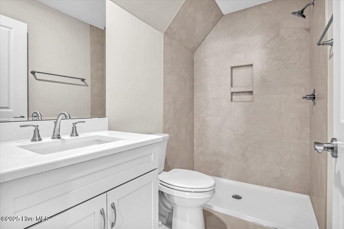 100505838 | Photo 57