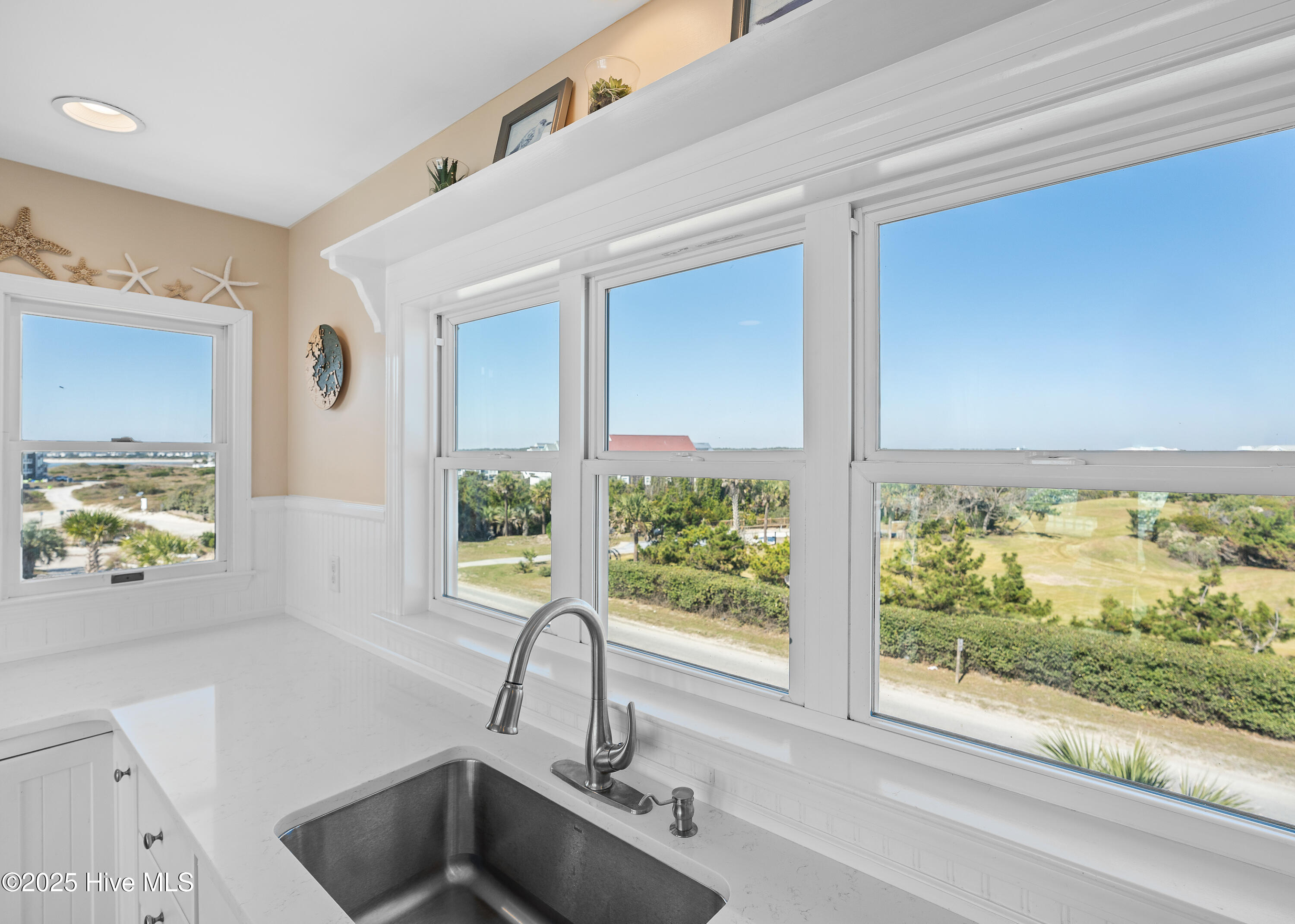 100541150 | Photo 28