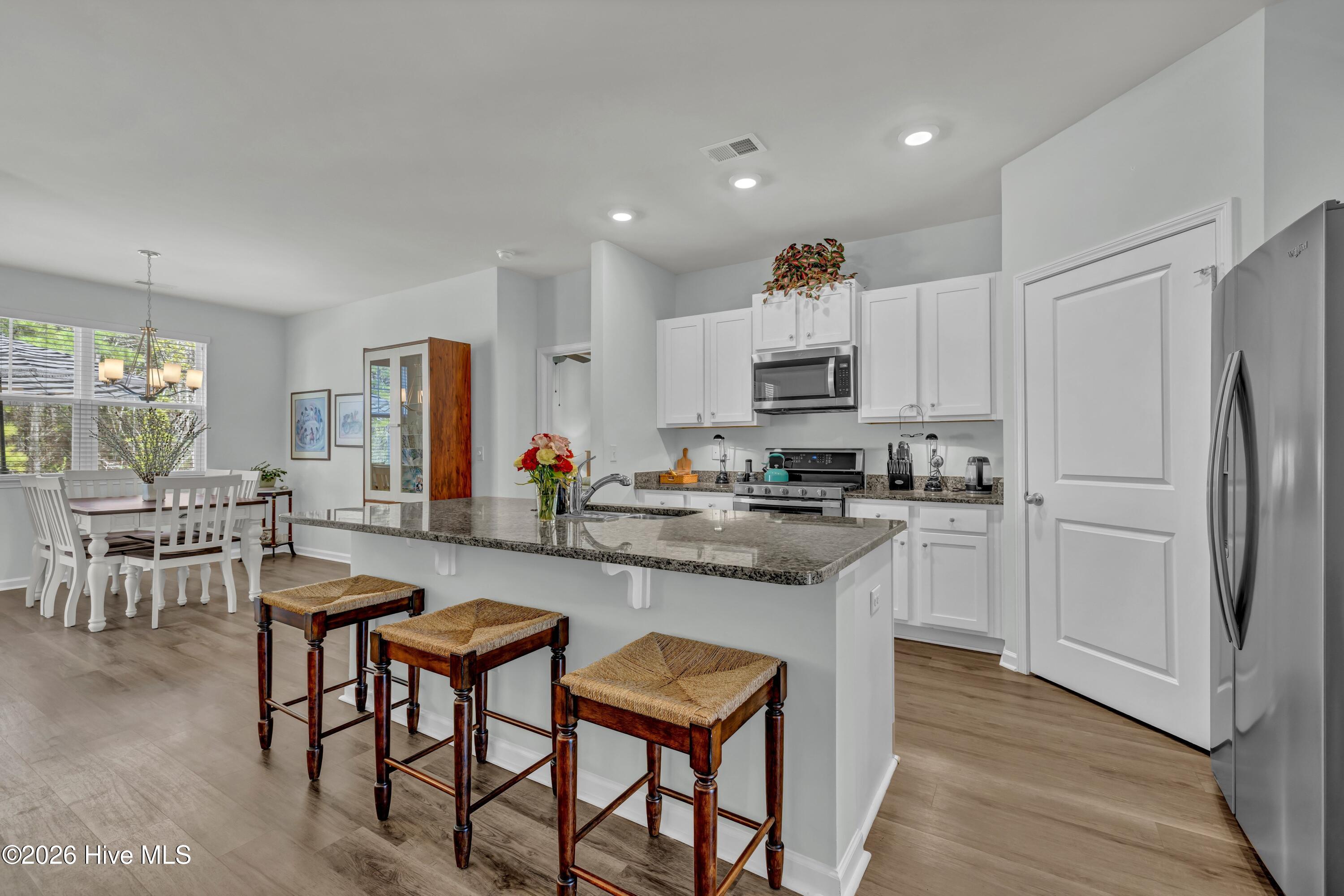 100558362 | Photo 11