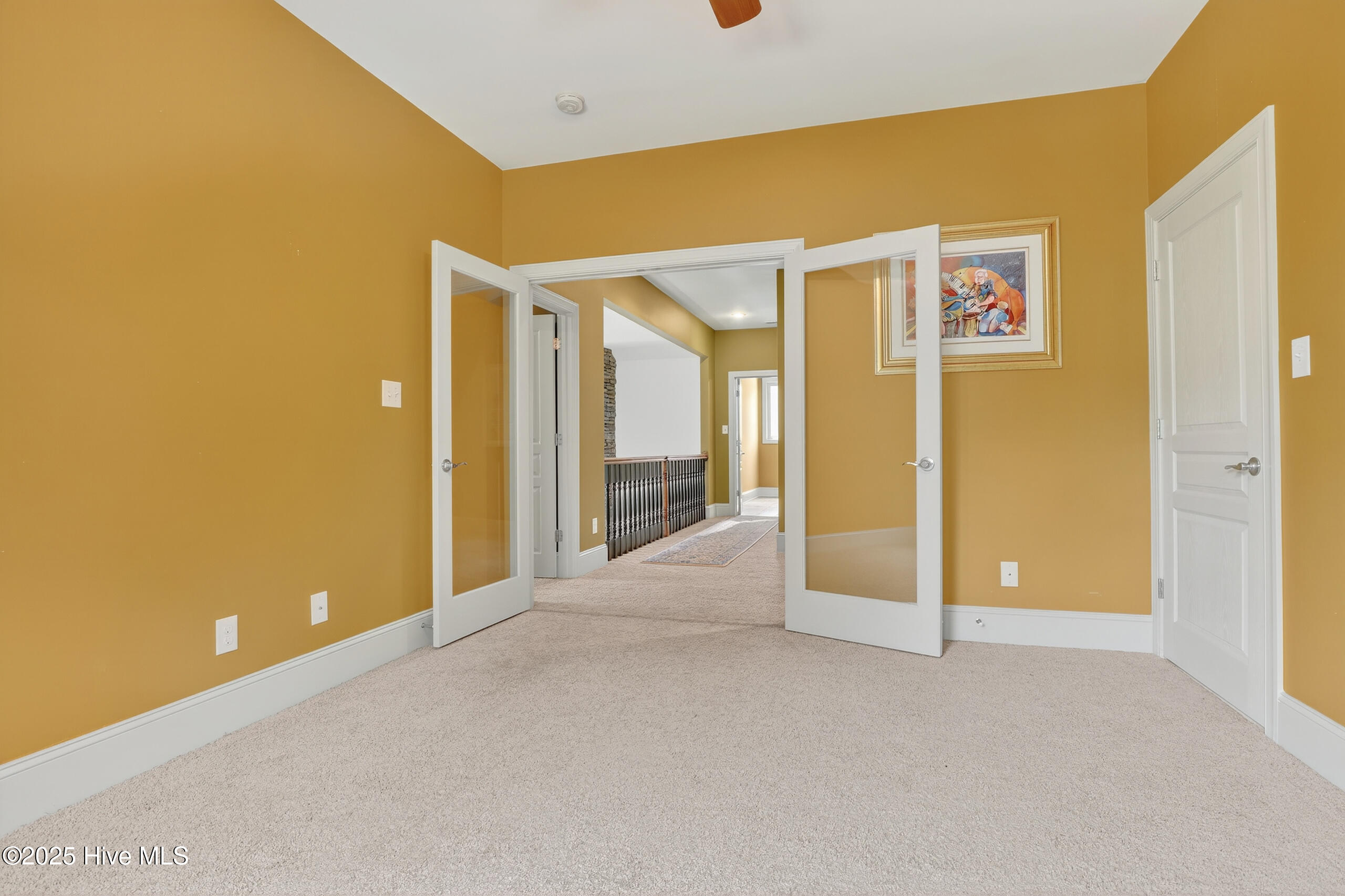 100527488 | Photo 37