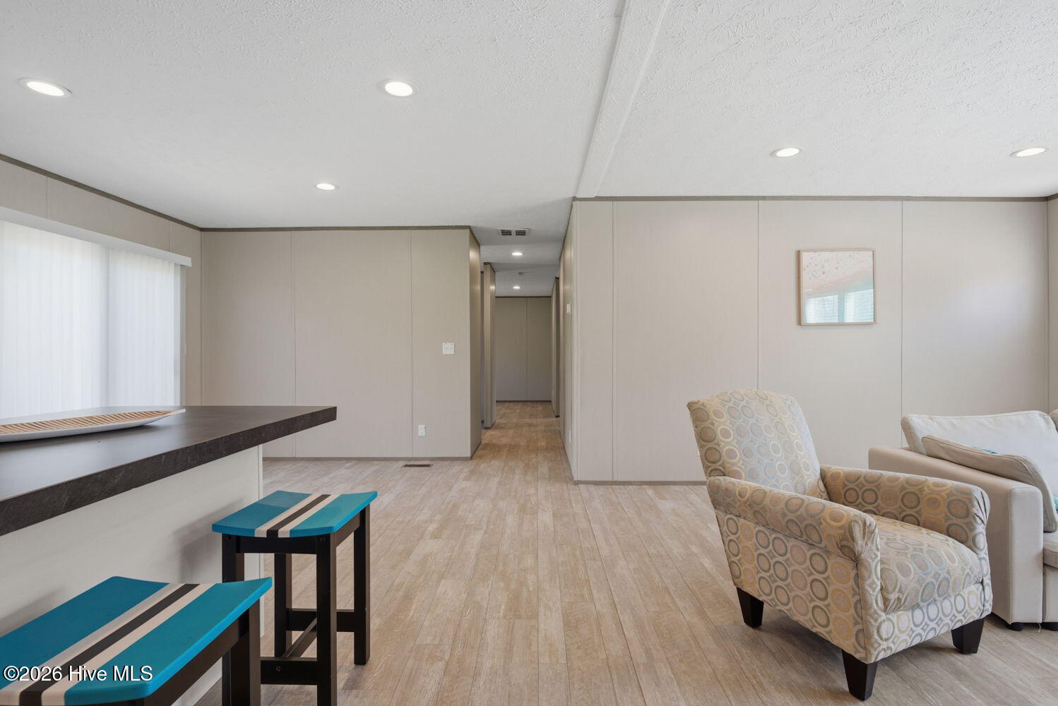 100563792 | Photo 23