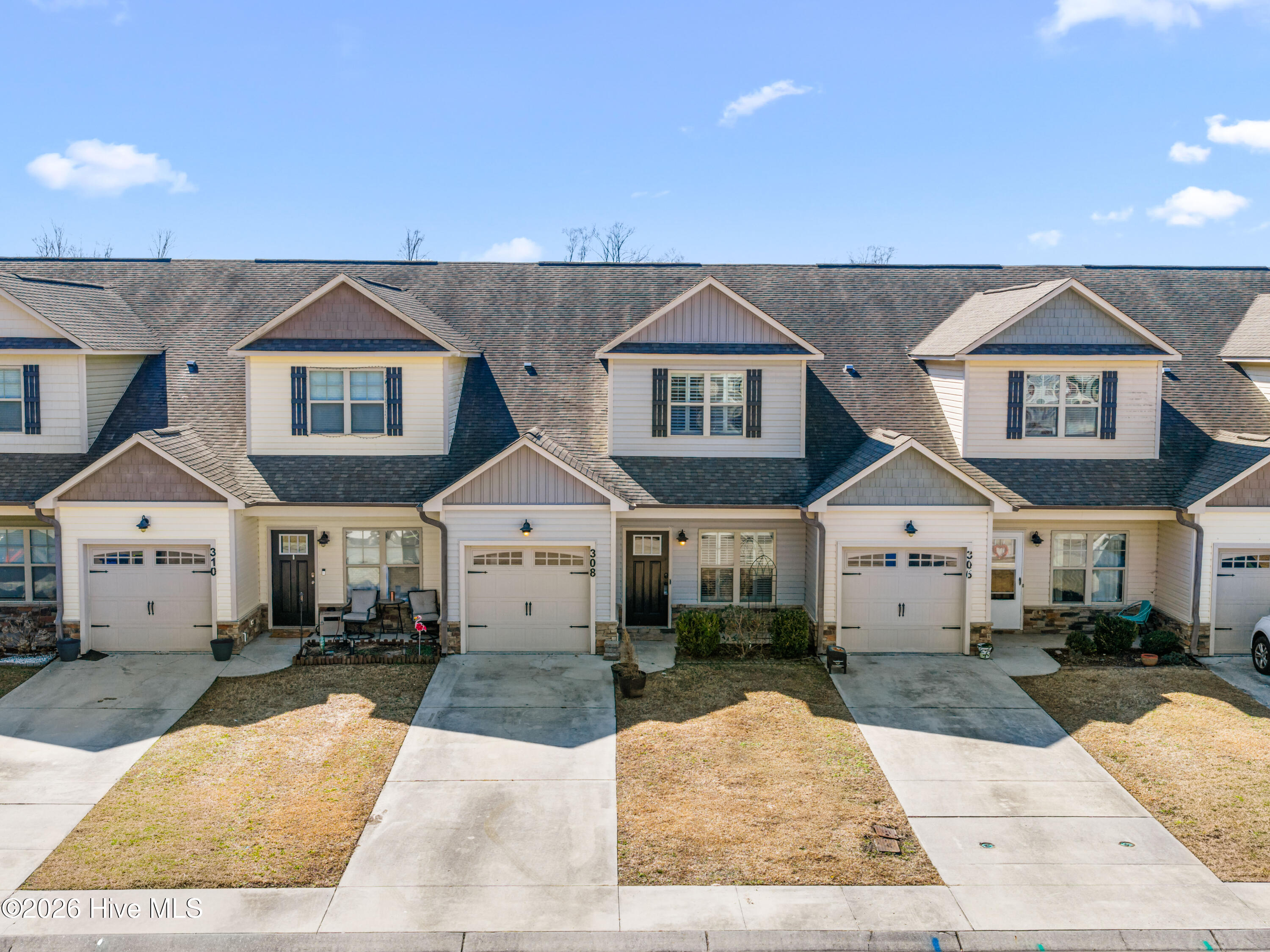 100554822 | Photo 45