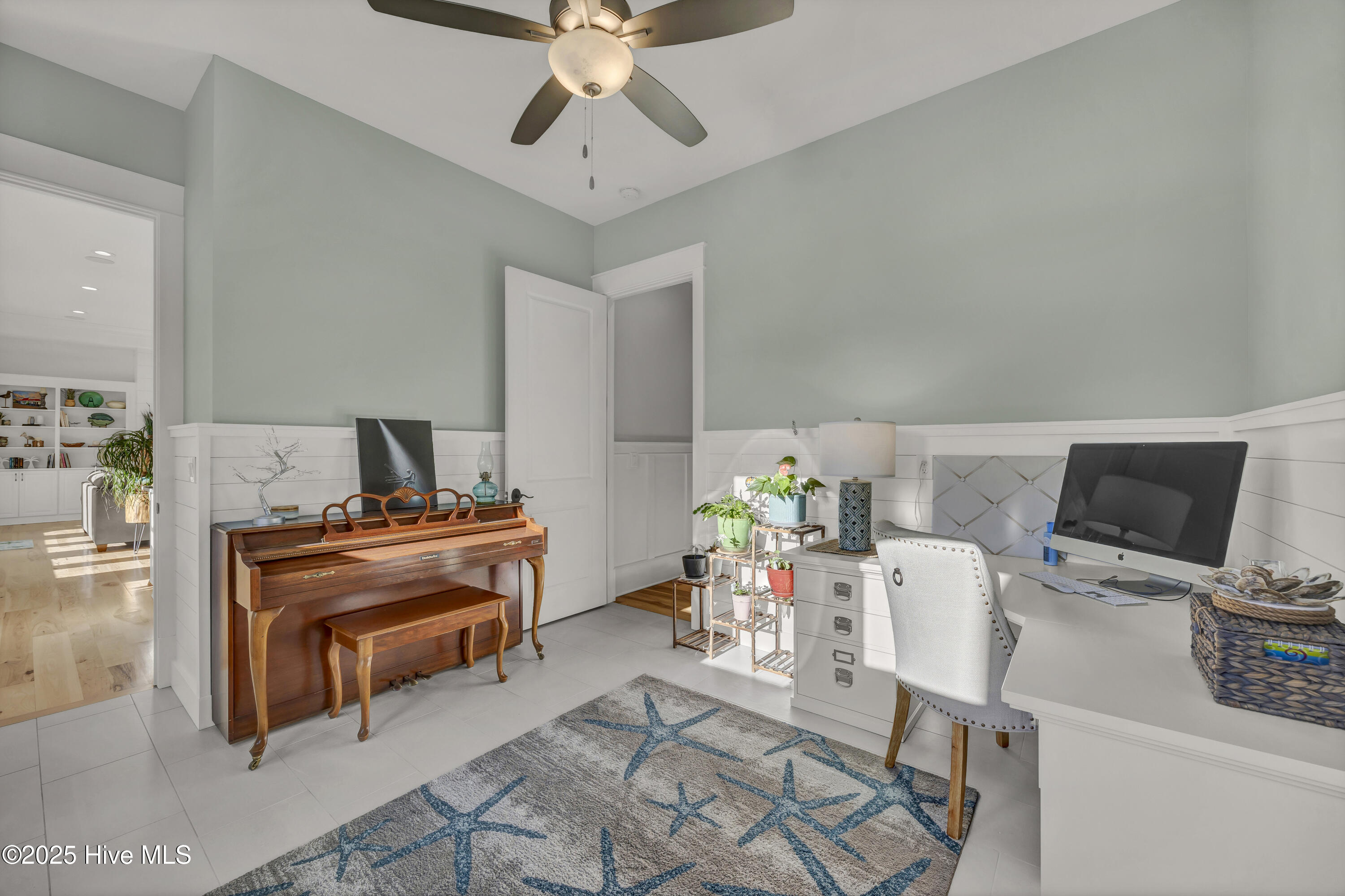 100543149 | Photo 29