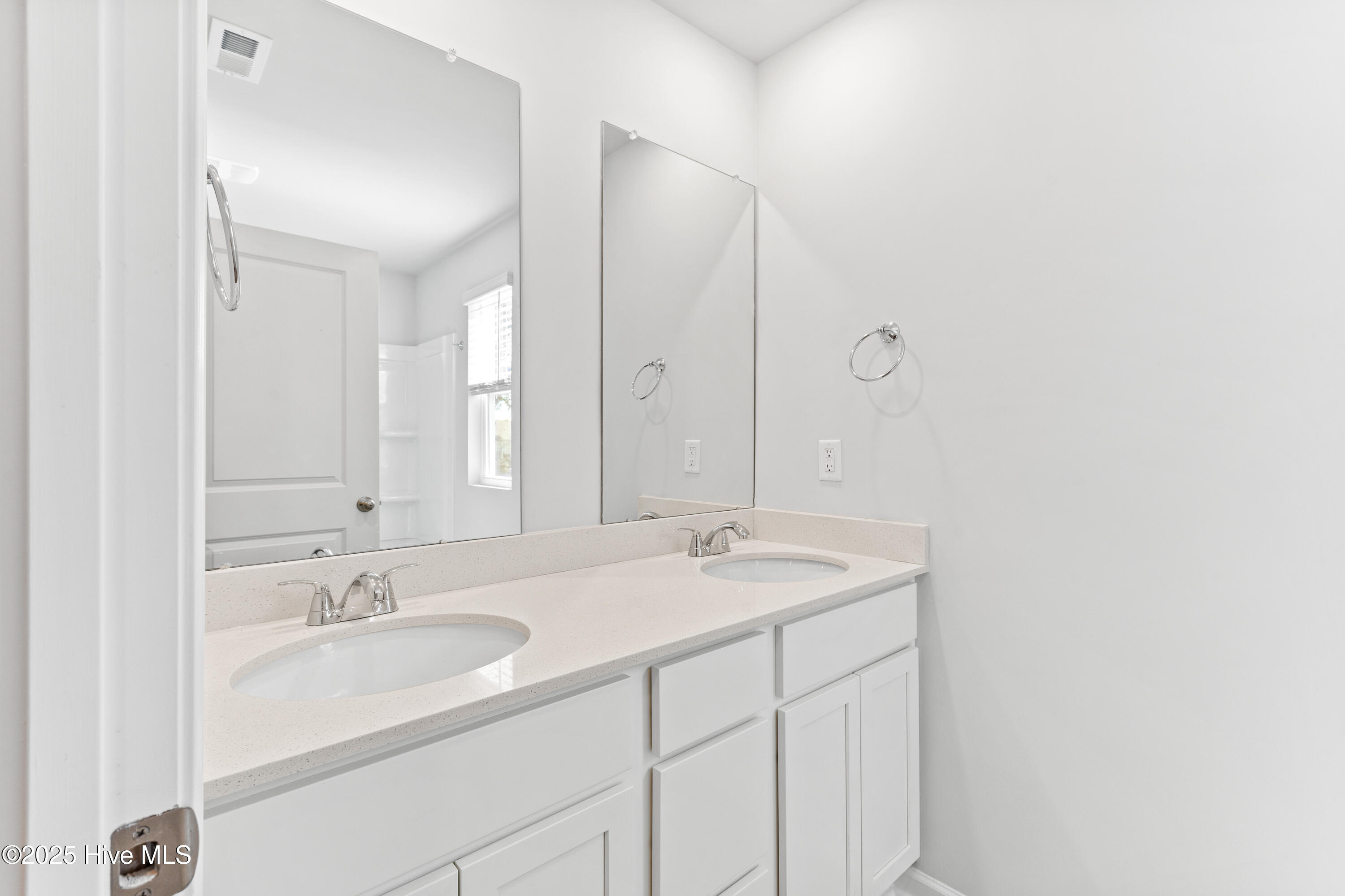 100515101 | Photo 26