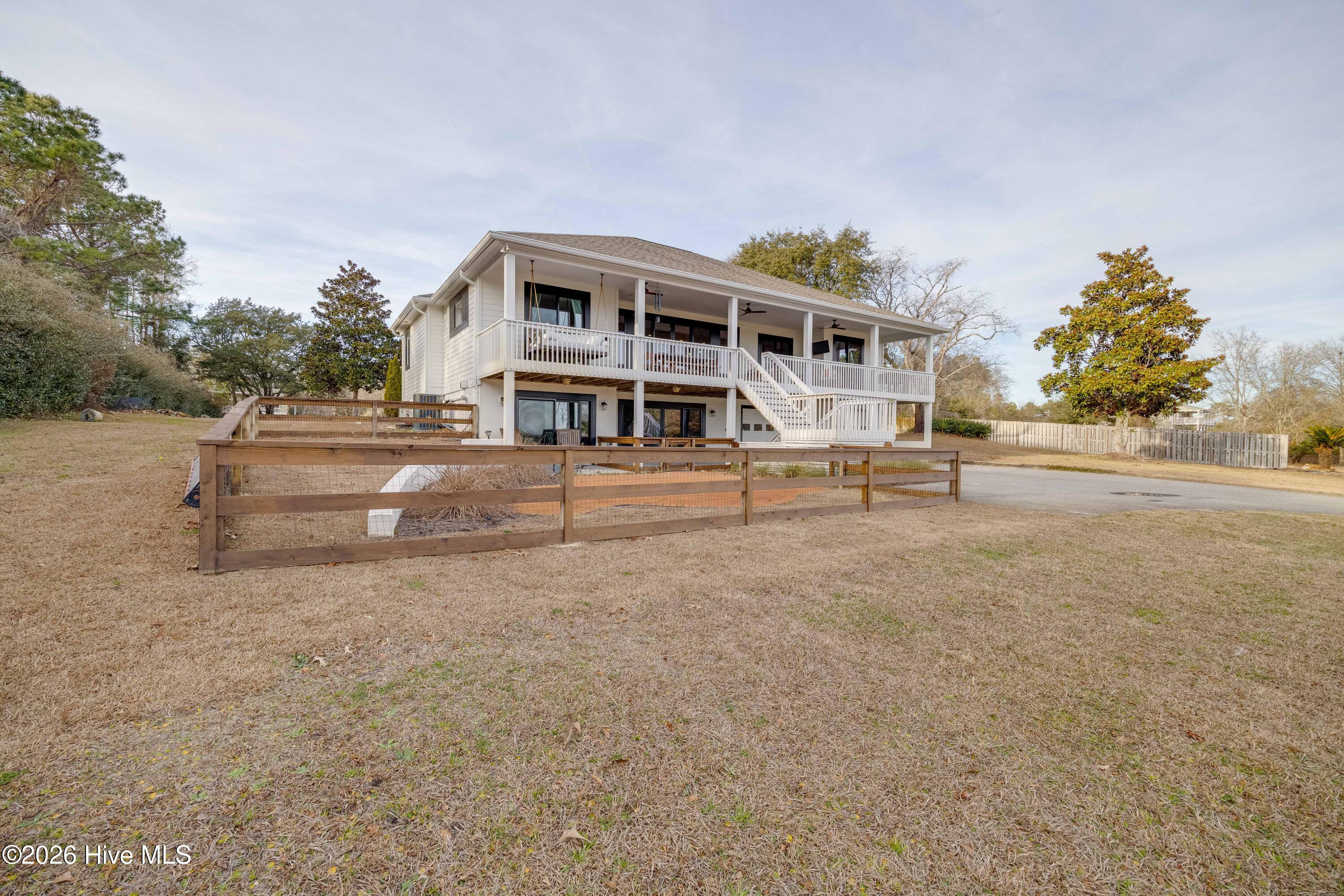 100548978 | Photo 38