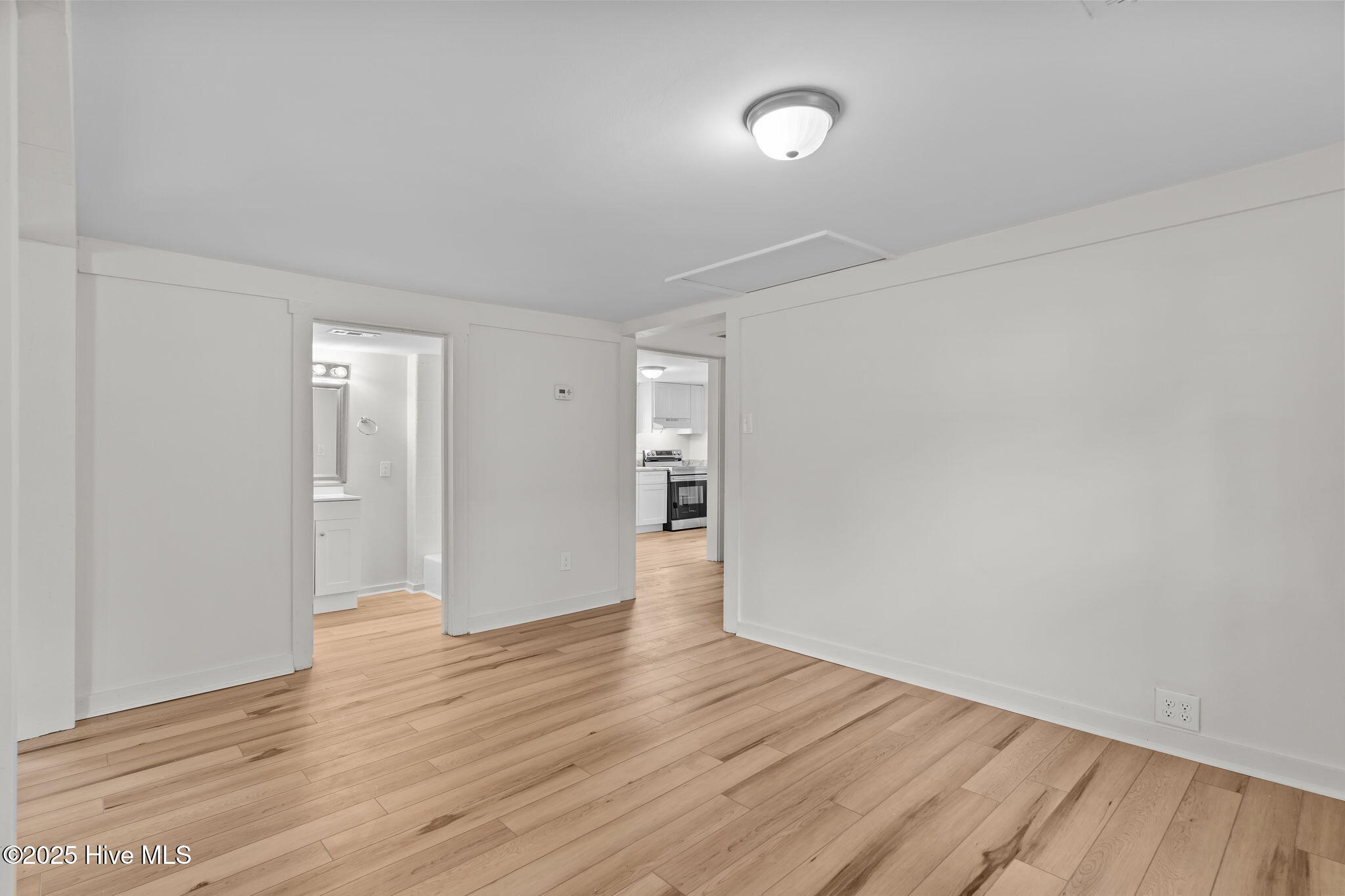 100556871 | Photo 27