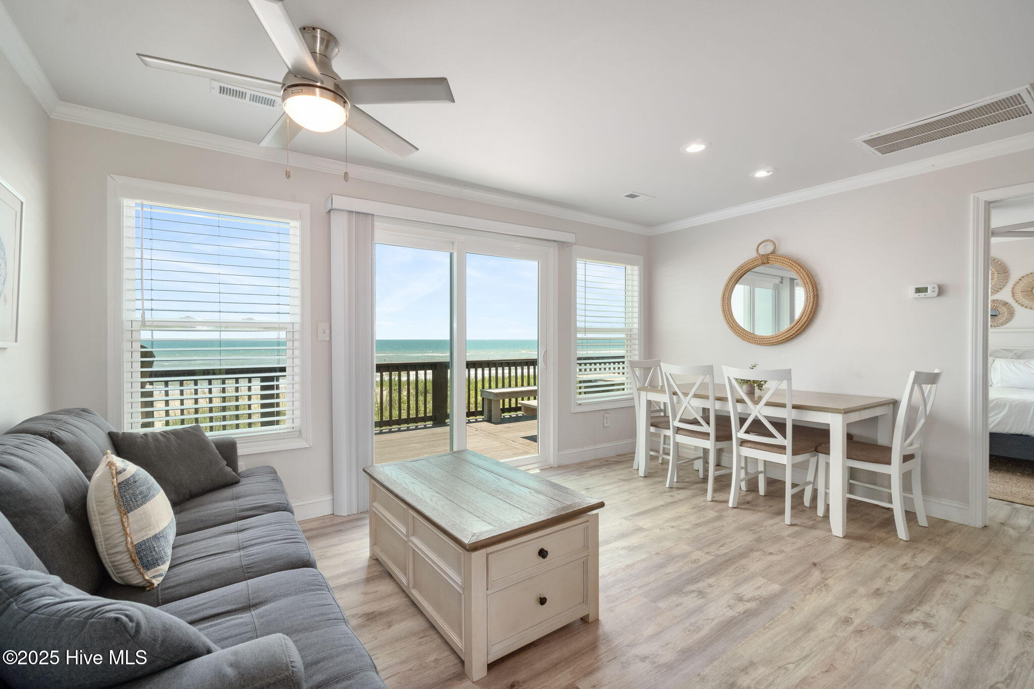 100520920 | Photo 17