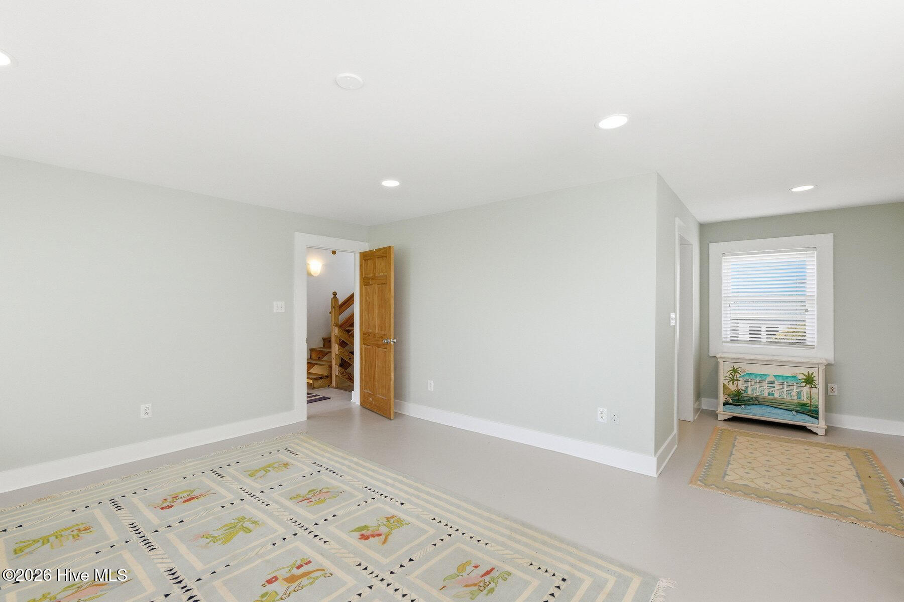 100566391 | Photo 19