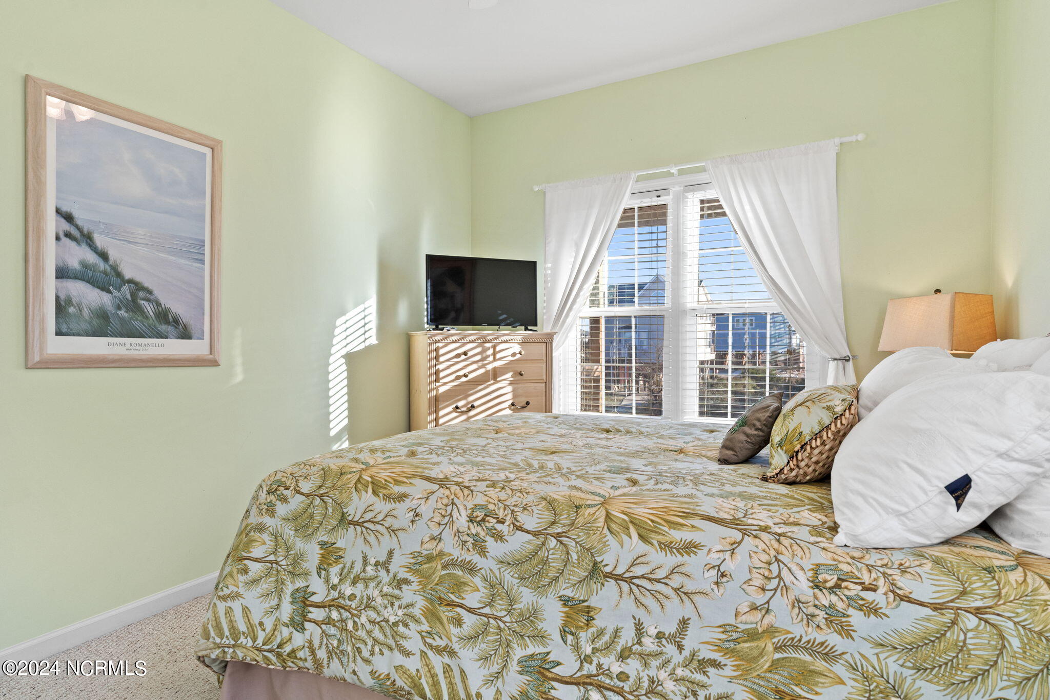 100566939 | Photo 26