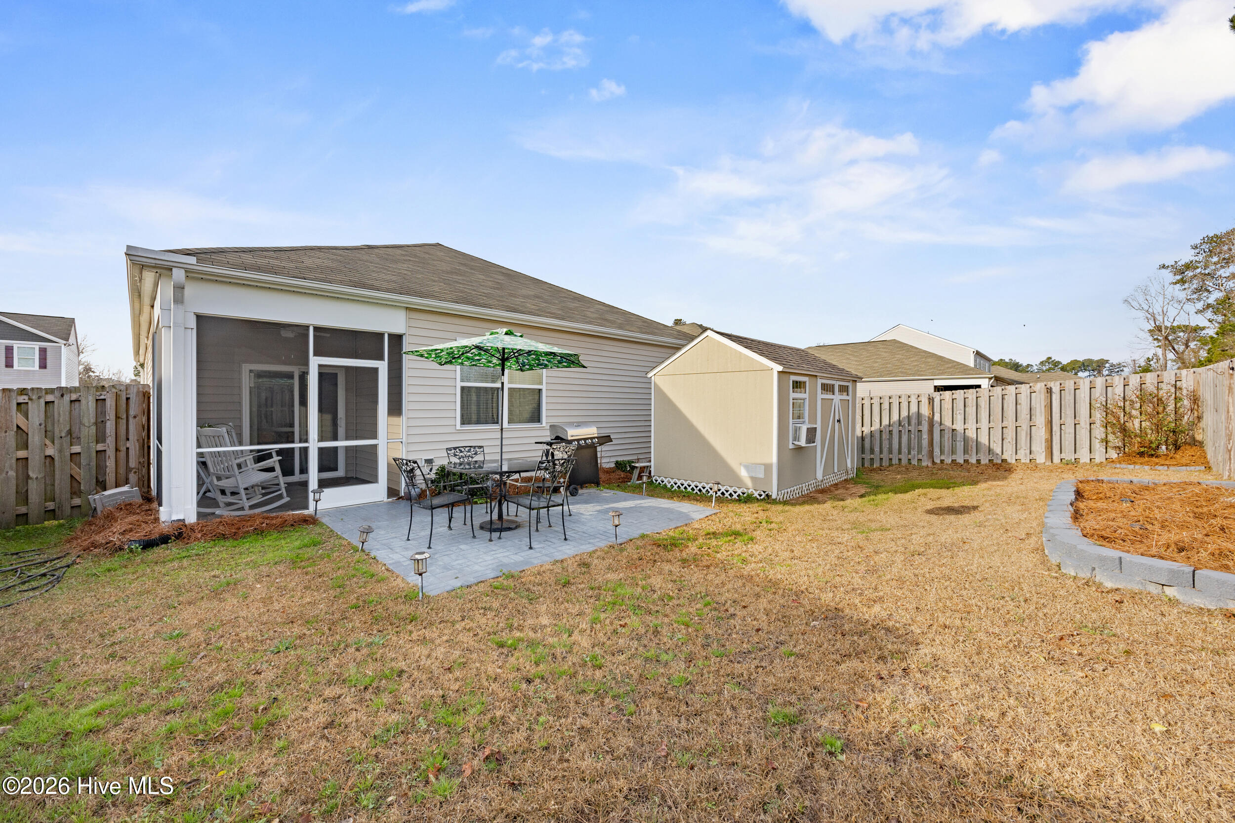 100549244 | Photo 26