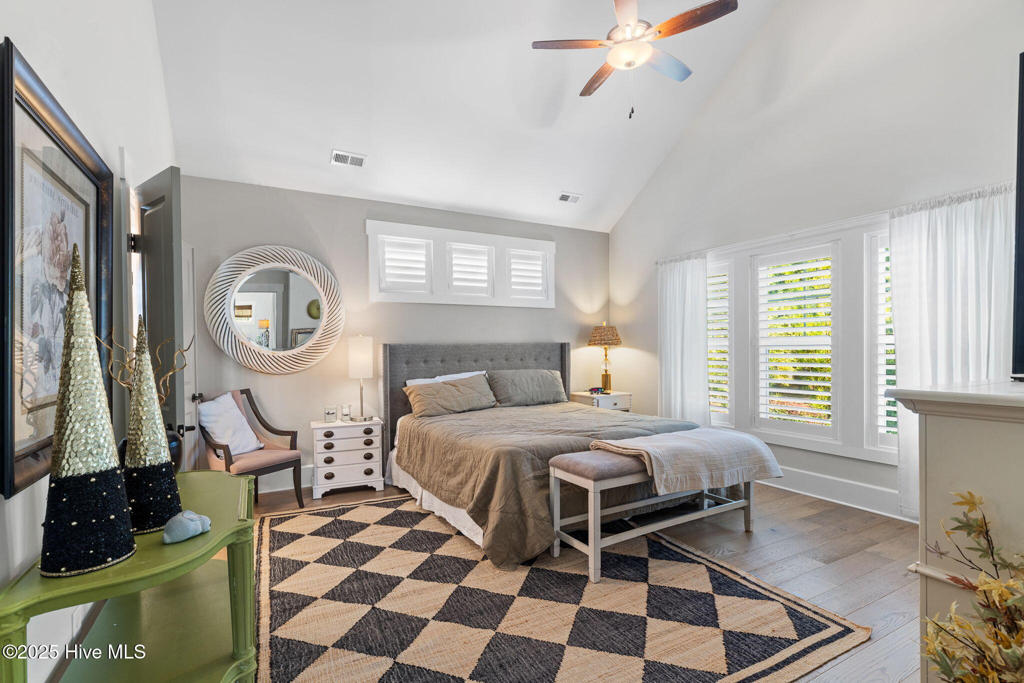 100540140 | Photo 22