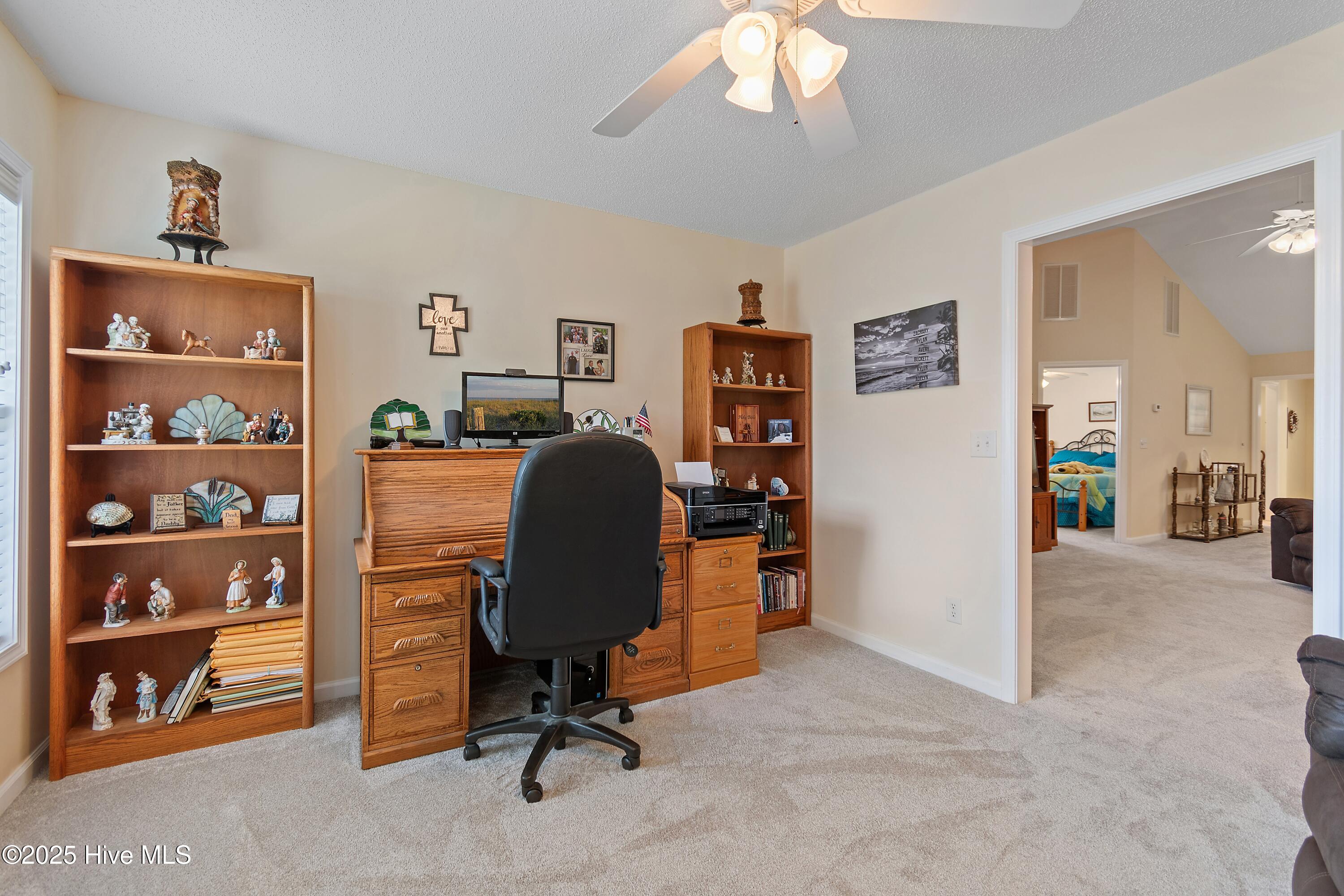 100529977 | Photo 36