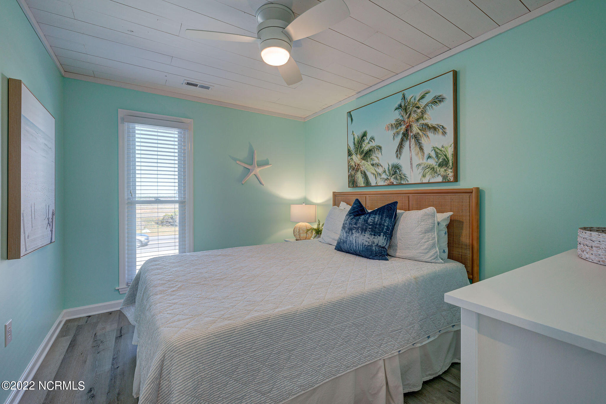 100542214 | Photo 25