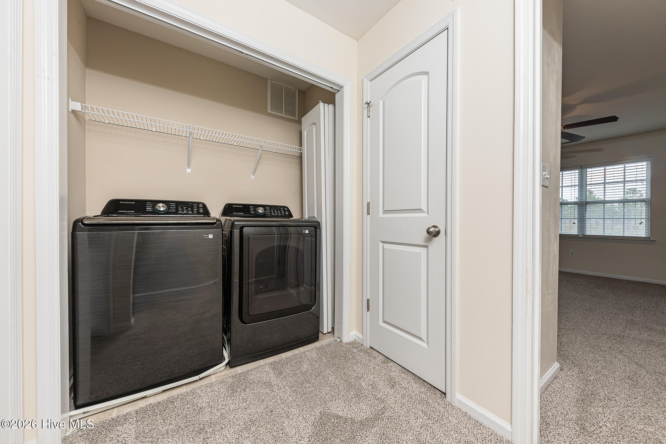 100562651 | Photo 32