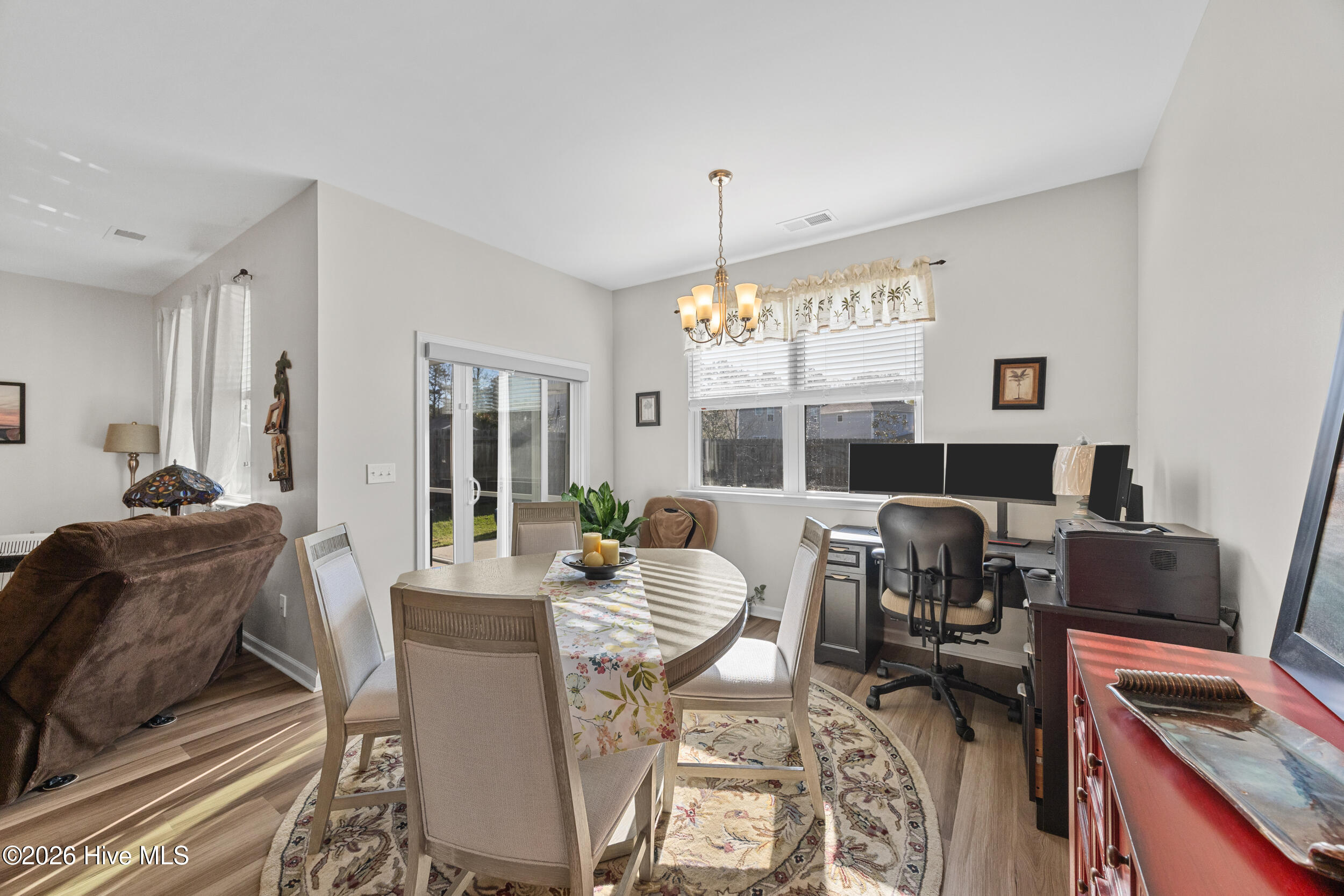 100561160 | Photo 15